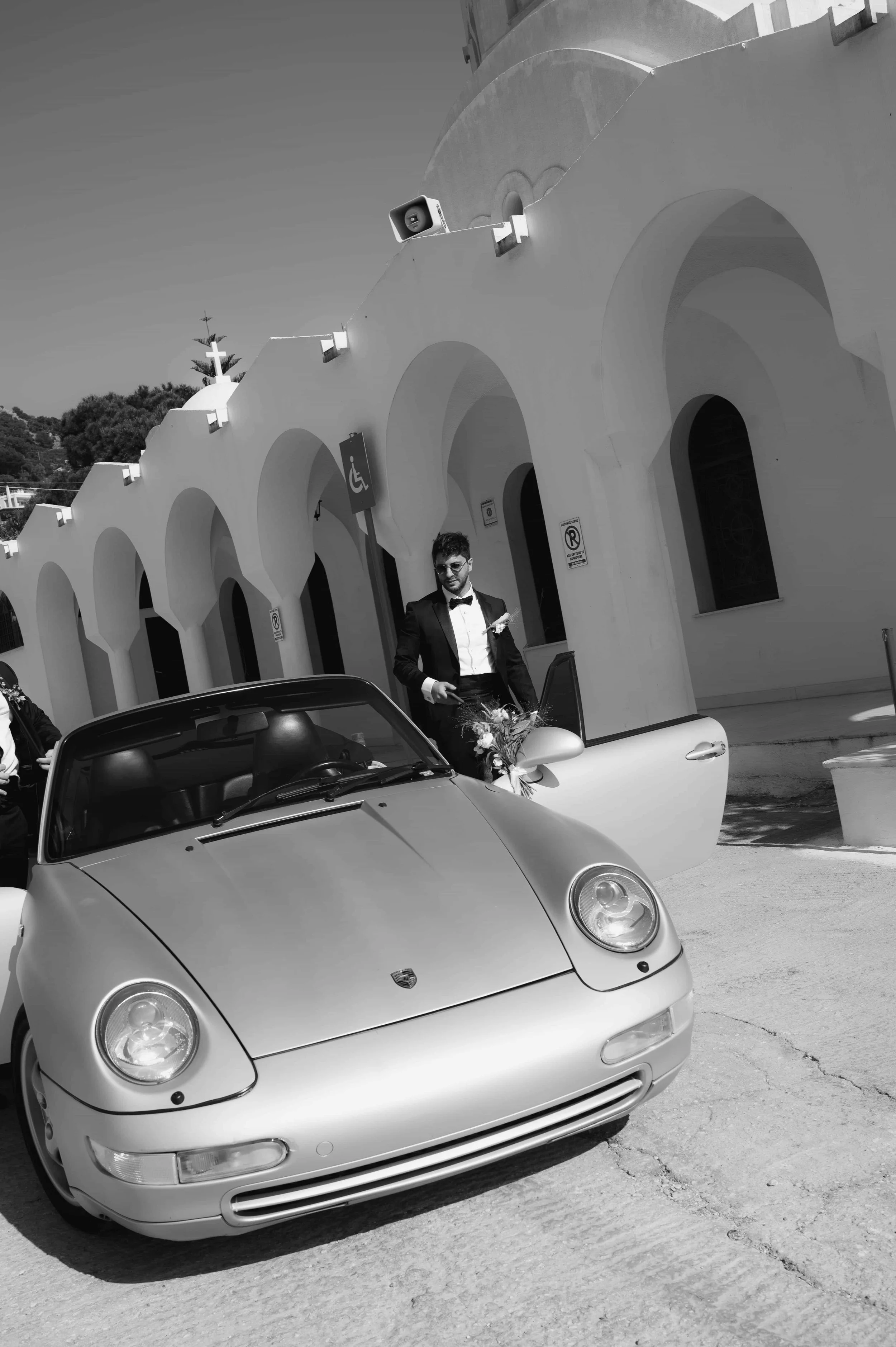 groom arriving to the church