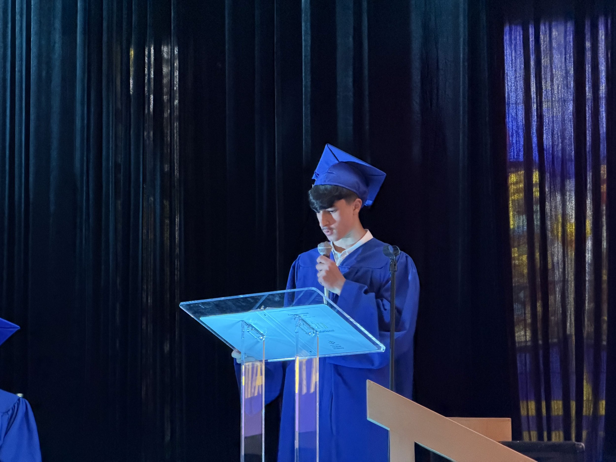 grad1.jpg
