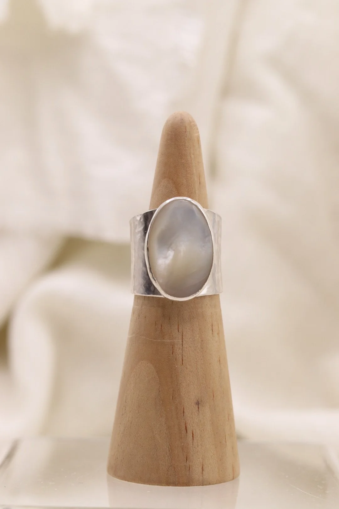 Lumina Mother of Pearl Ring - Sz 8