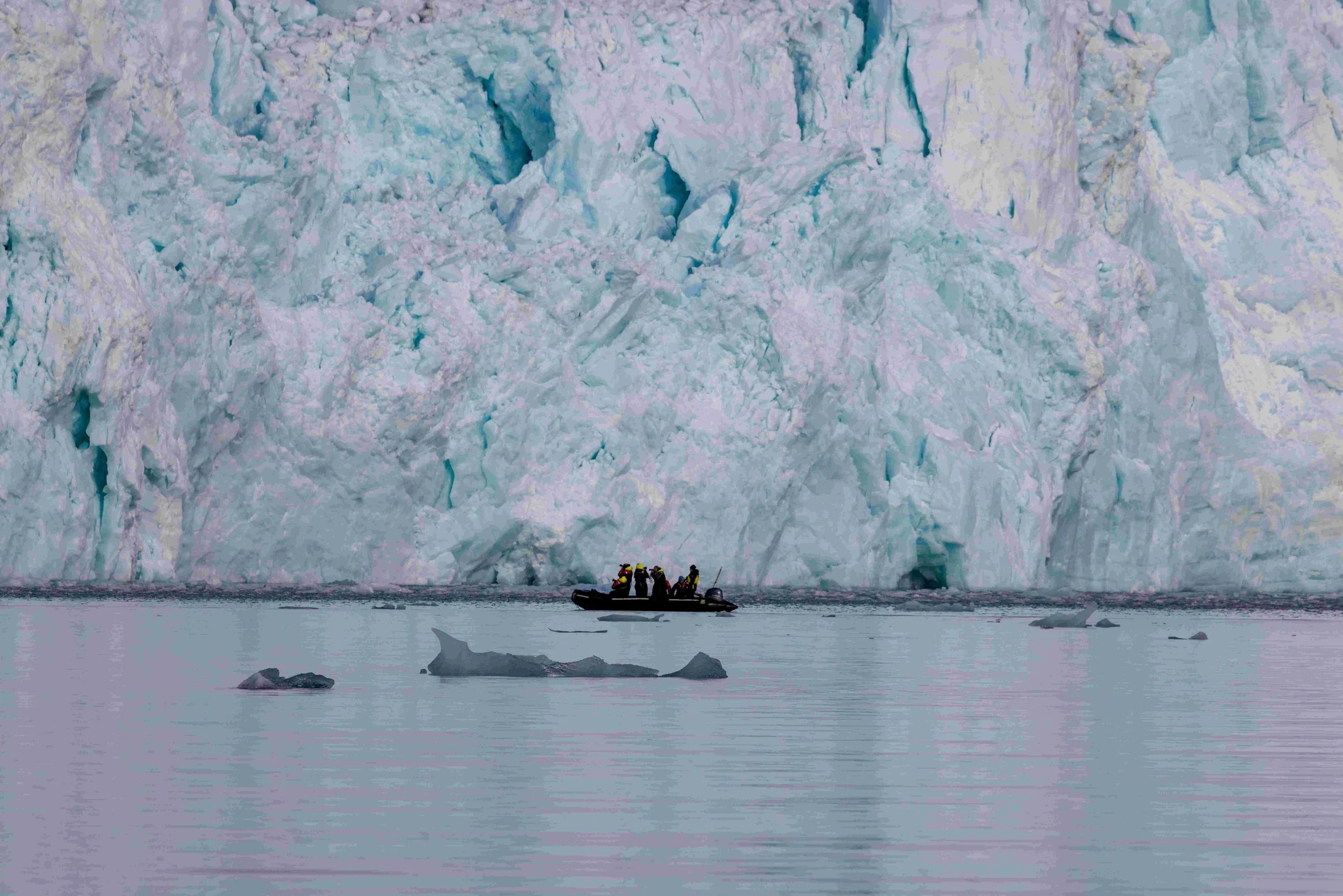Glacier-Wall-Expedition_2026-06-04_01.jpg
