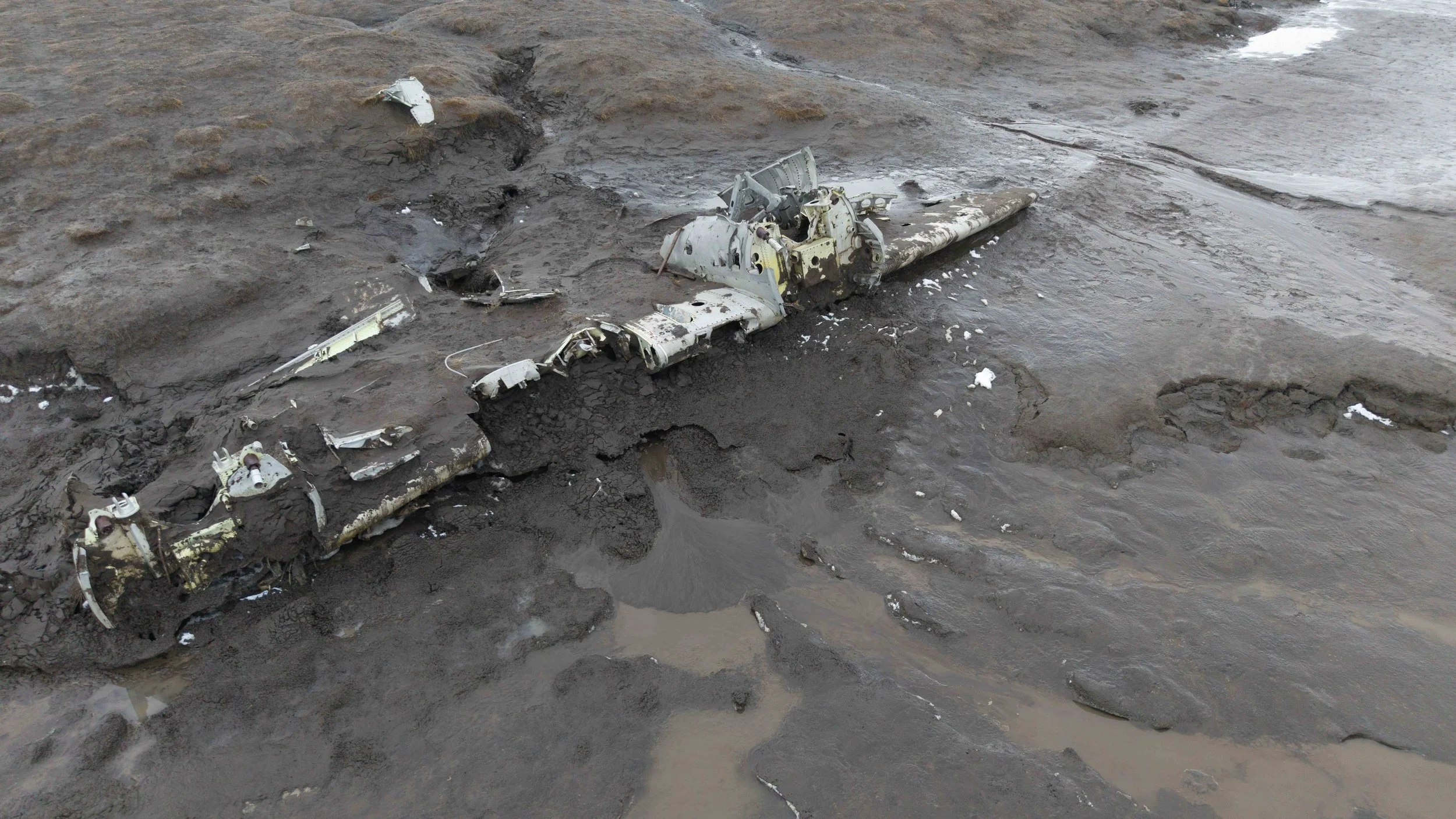 Aircraft-Wreckage-Tundra_2026-06-04_01.jpg