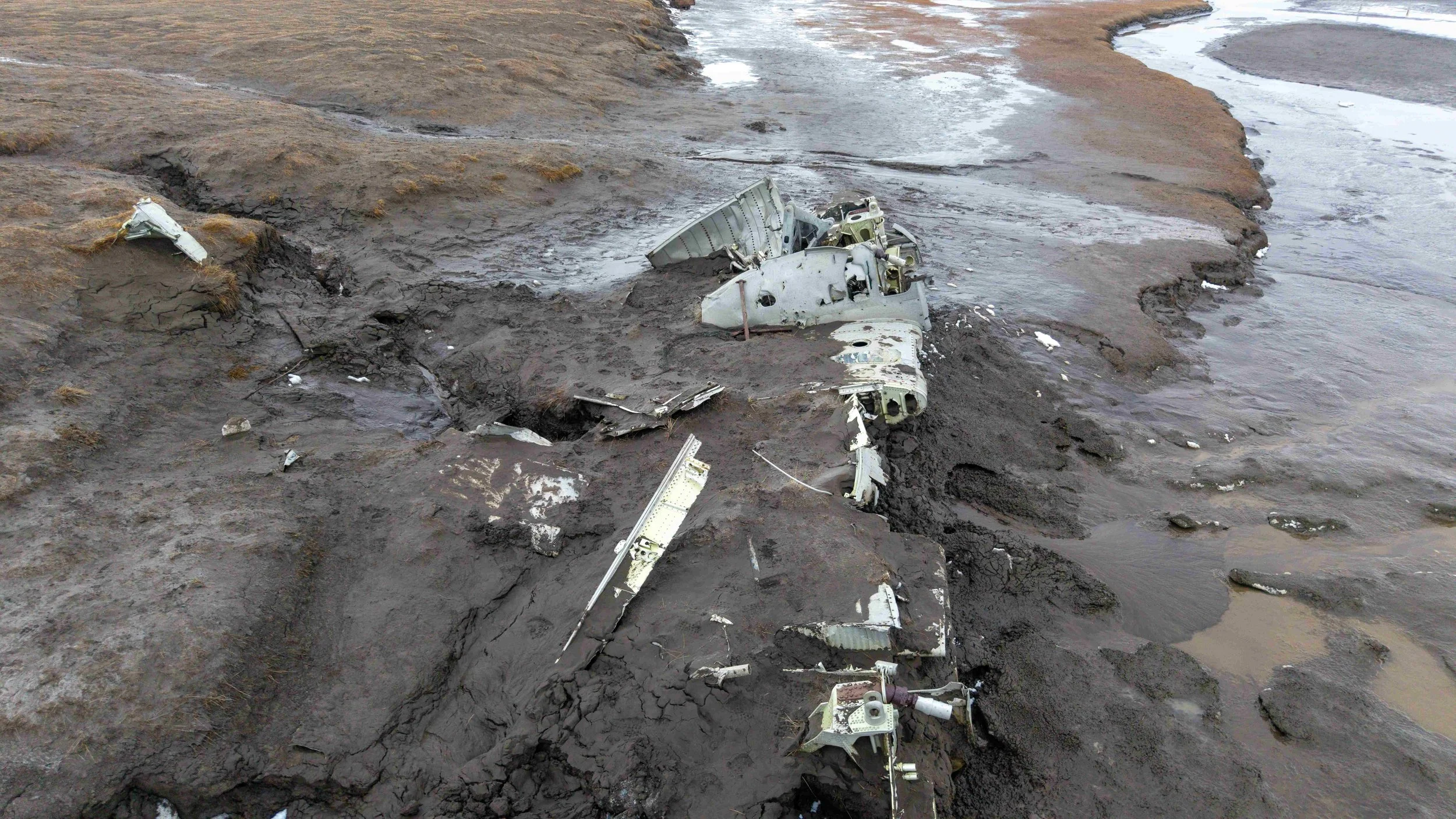 Airplane-Wreckage-Tundra_2026-06-04_01.jpg