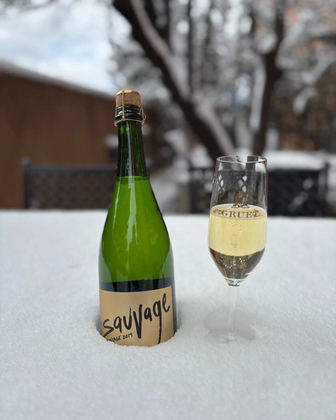 Starting our resolutions off right 🥂🍾 Less sugar, fewer carbs, more flavor.
Enjoy $25 flat-rate shipping on Sauvage through the end of the month when you buy 6 or more bottles of your favorite guilt-free bubbles!