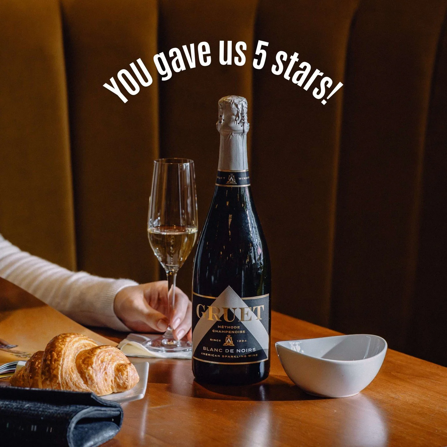A 5⭐ review just from you! Come by our Sante Fe and ABQ tasting rooms to experience the five star treatment for yourself! 🍾🥂