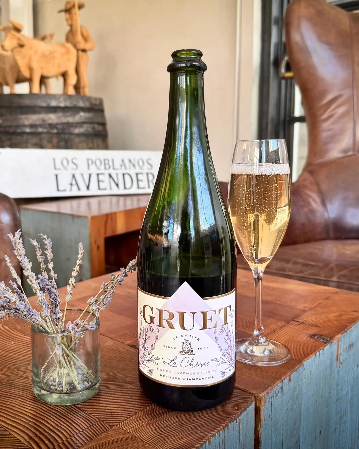 It&rsquo;s a lavender summer🪻🫧🍾 In collaboration with @lospoblanos meet our brand-new Lavender Honey Spritz, La Cherie. 
Available now at all Gruet and Los Poblanos locations!