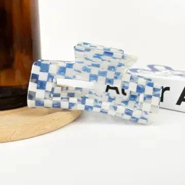 e0263b7cf7bb6669342e3754452205a21401f8b74e6d8ce99a68b4bd4817efa7.jpg
