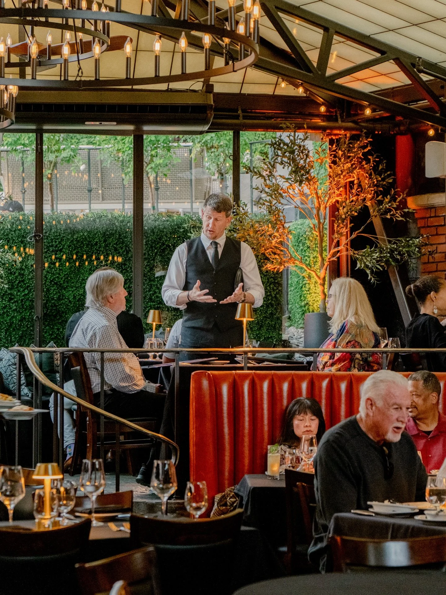 Welcome to the most decadent experience 🍷

Make reservations now to Walnut Creek&rsquo;s top steakhouse. 

#steakhouse #datenightspots #walnutcreek