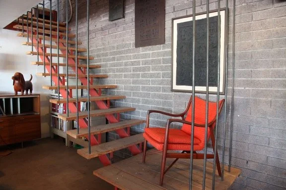 red-modern-furniture-interior-002.jpg