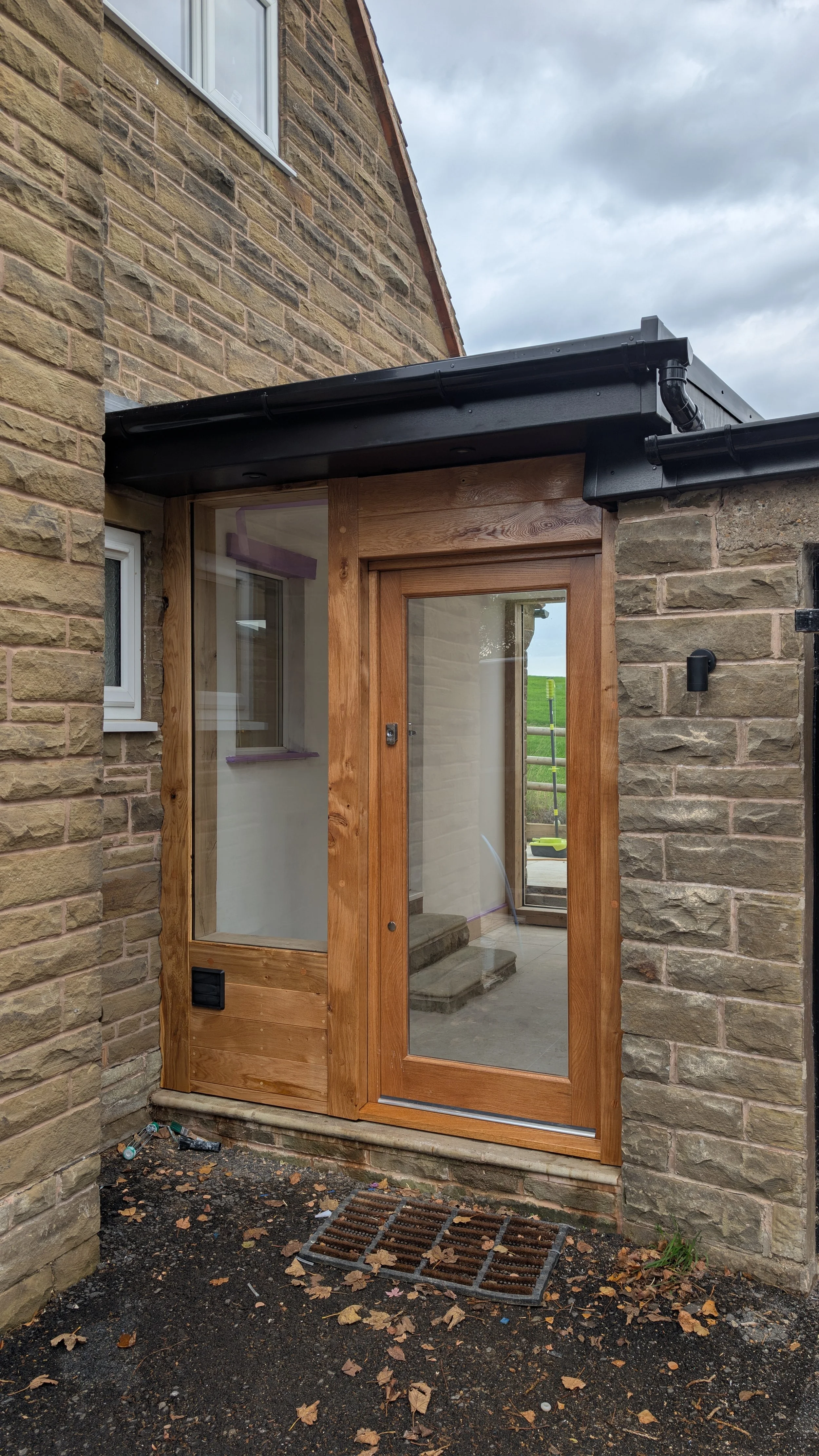 Oack Porch Wingerworth.jpg