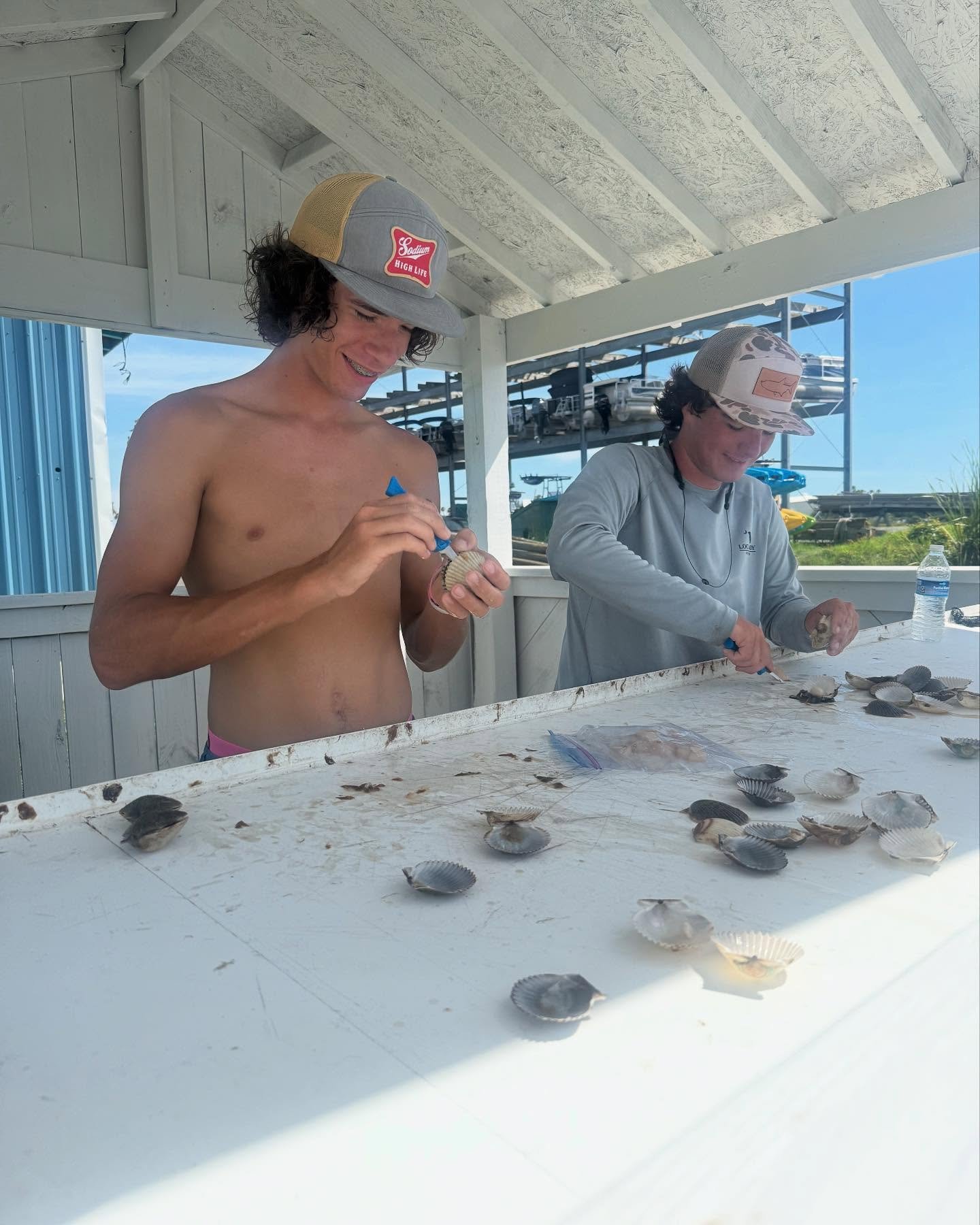 It’s a scallop shuckin’ filled summer here in #crystalriverflorida! Don’t miss out on the scallops! Rent a boat with us! Call 352-795-3552 or book online www.twinriversmarina.com. #scallopseason #summertime