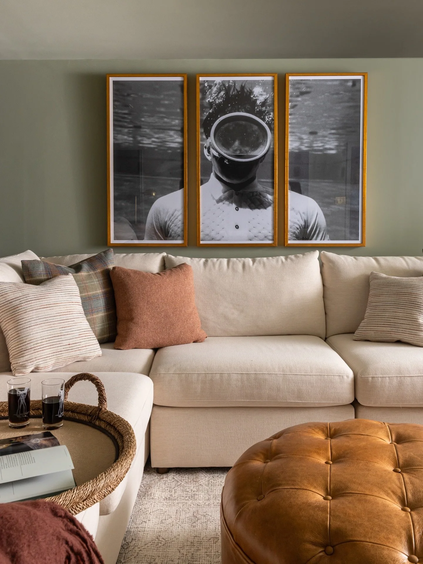 Frigid winter days with no school call for cozy media rooms and movie marathons 🎥 🍿 I love this room designed for our stylish clients at our #georgianzhuzh project. I have always adored this art and knew it was perfect for these clients! Photo: @dp