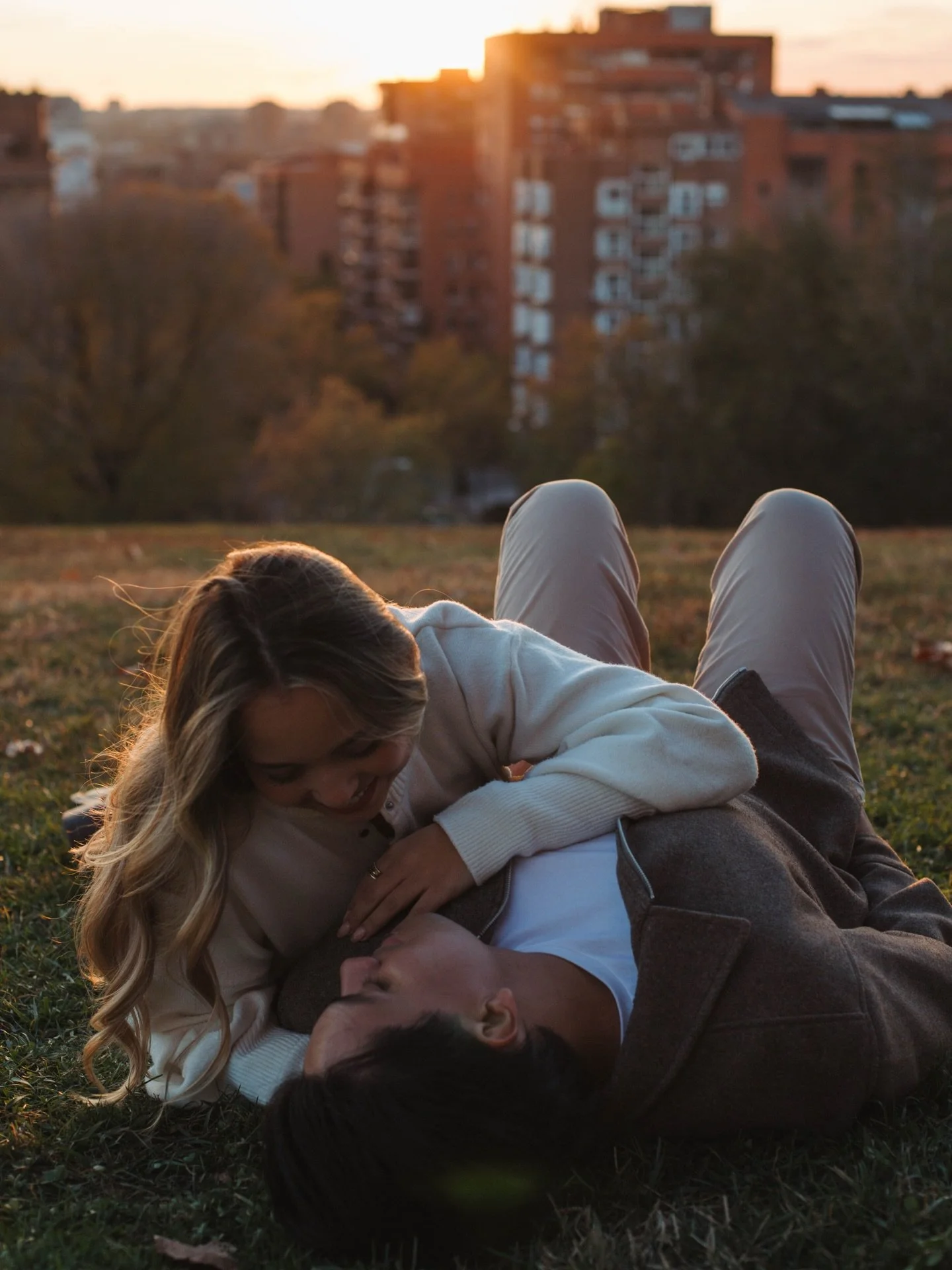 Madrid sunsets are unmatched!!! Add a beautiful couple in front of it and *muah*

#madridcouplesphotographer
#madridelopement
#europeelopementphotographer
#couplesphotographyeurope
#americansinspain