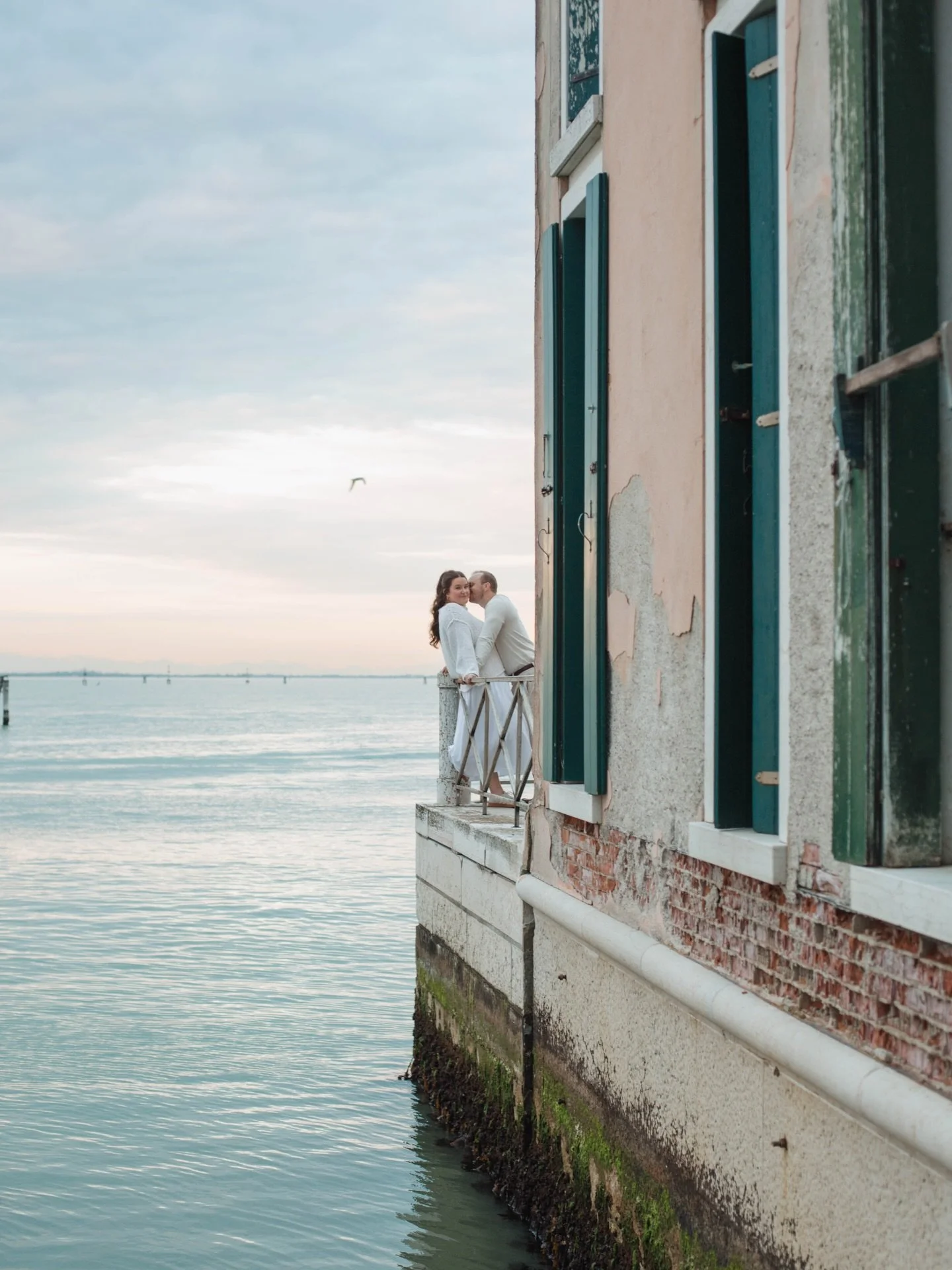 Honeymoon photos in Venice??? I think yes😍

#madridcouplesphotographer
#madridelopement
#europeelopementphotographer
#couplesphotographyeurope
#americansinspain