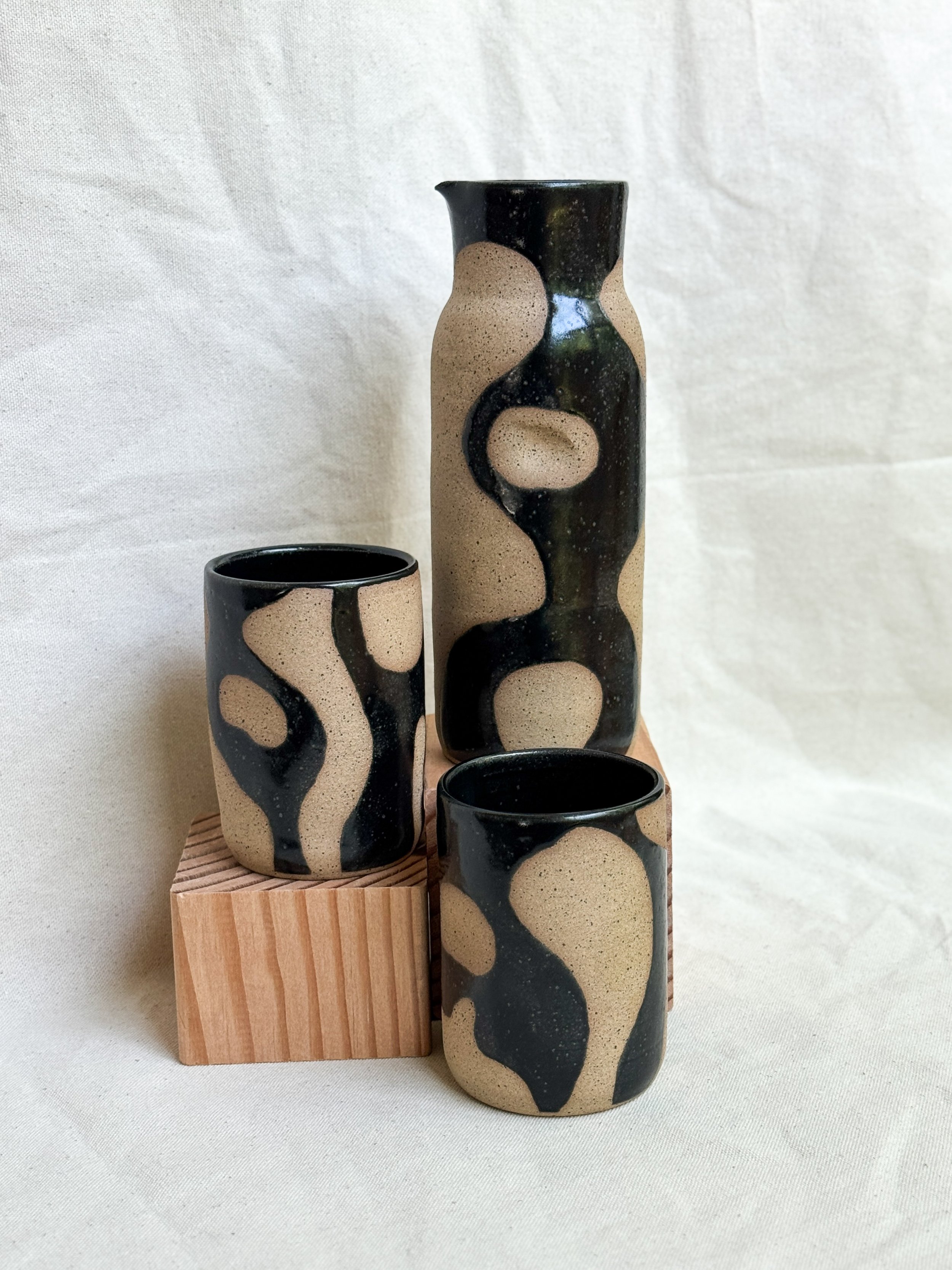 Carafe Set in Satin Black Abstract