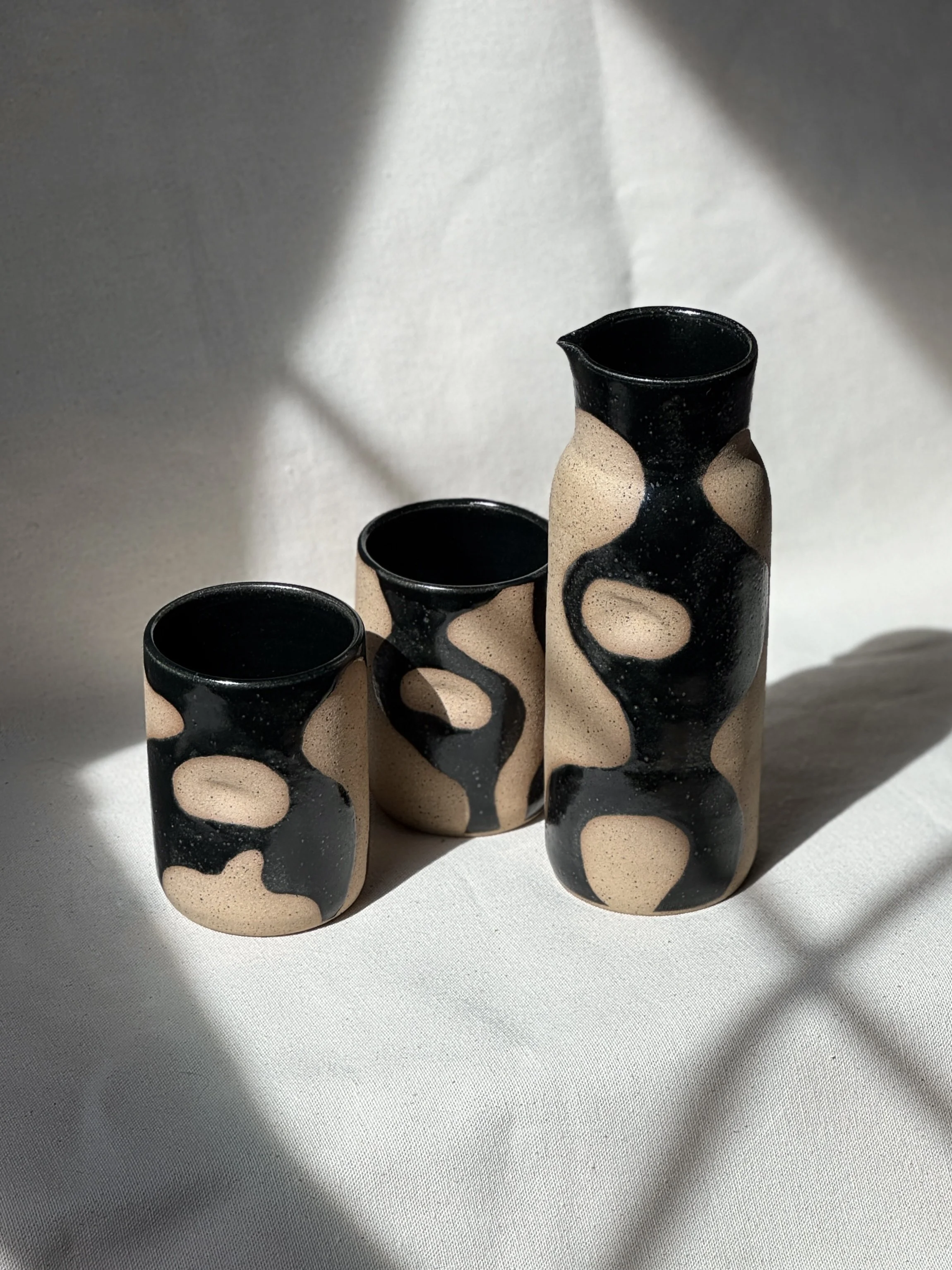 Carafe Set in Satin Black Abstract