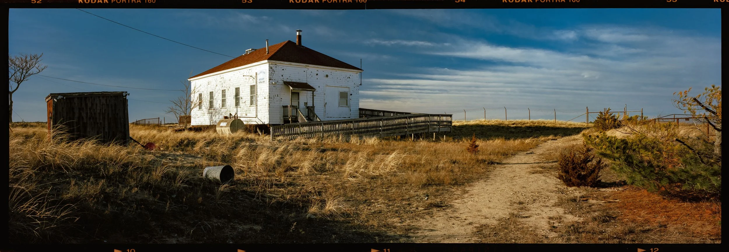 Plum-Island-Lee-Hopkins-Fuji-G617-Portra-160-1-2-Portfolio.jpg