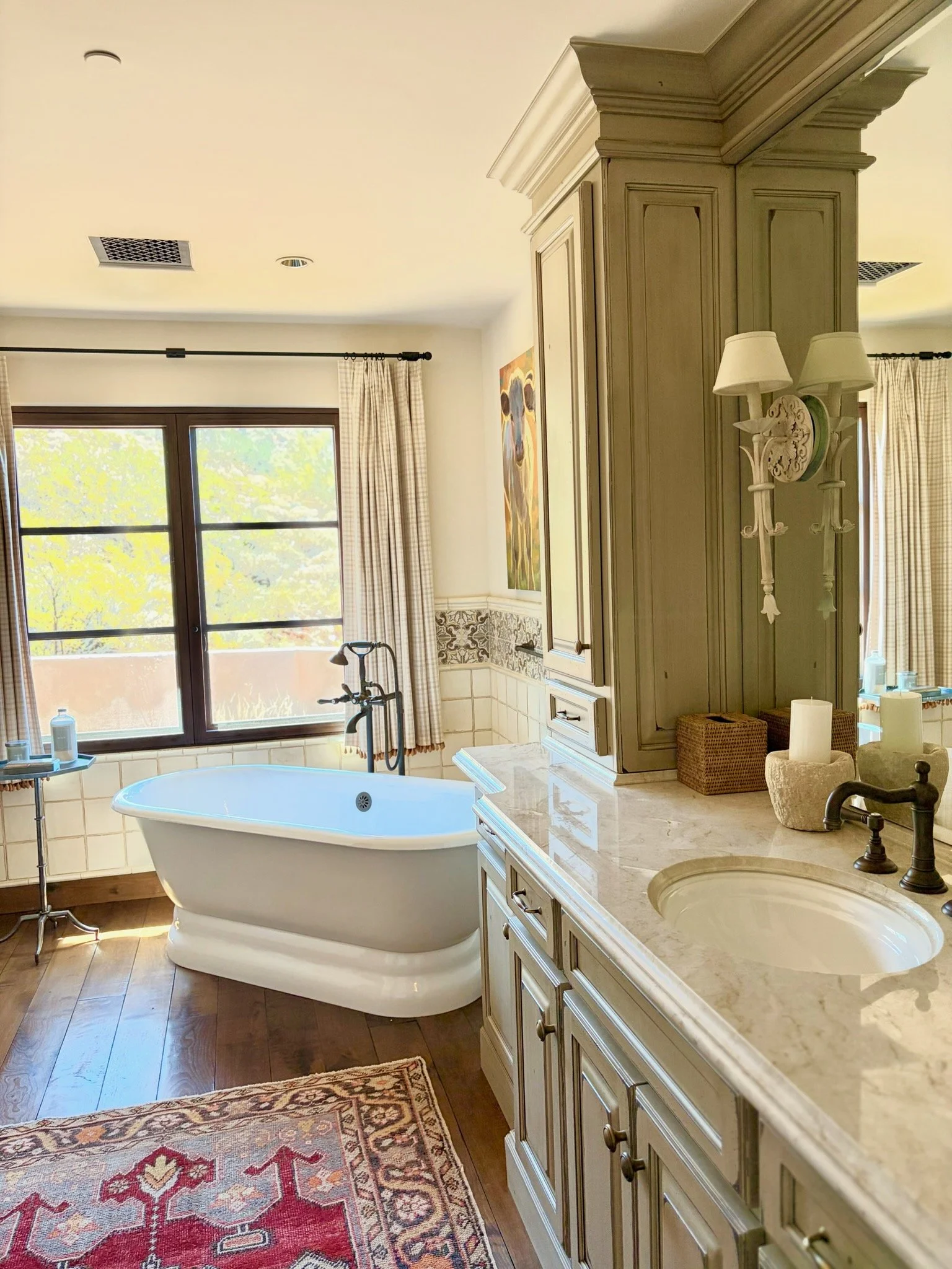 Guest 3 Bath 2.jpg