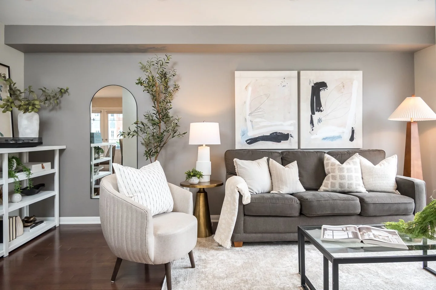 984 Nadalin Hts, Milton