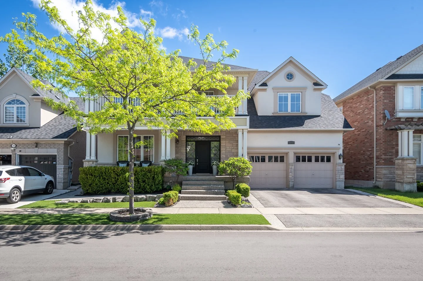 727 Maddocks Trail, Milton 