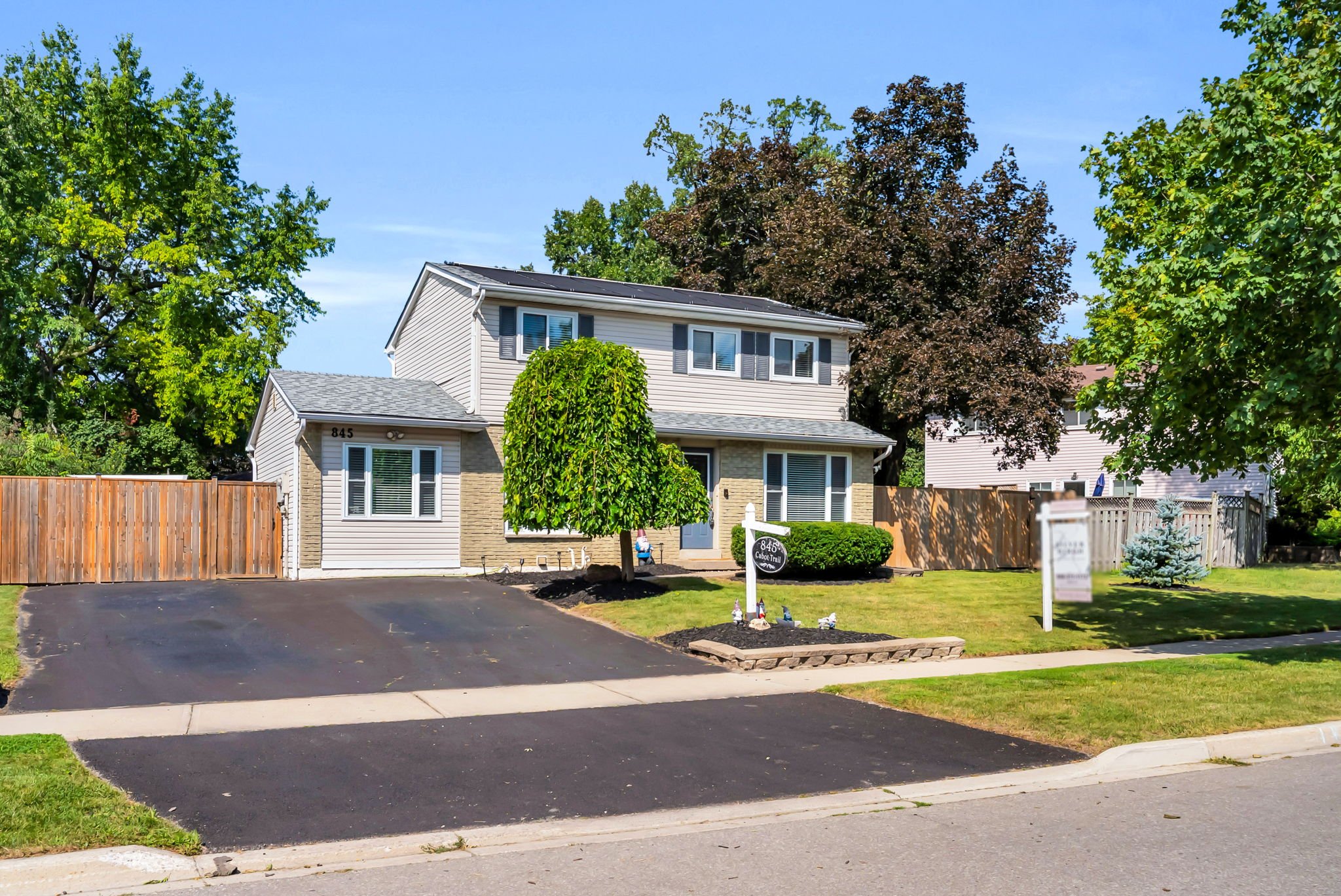 845 Cabot Trail, Milton 