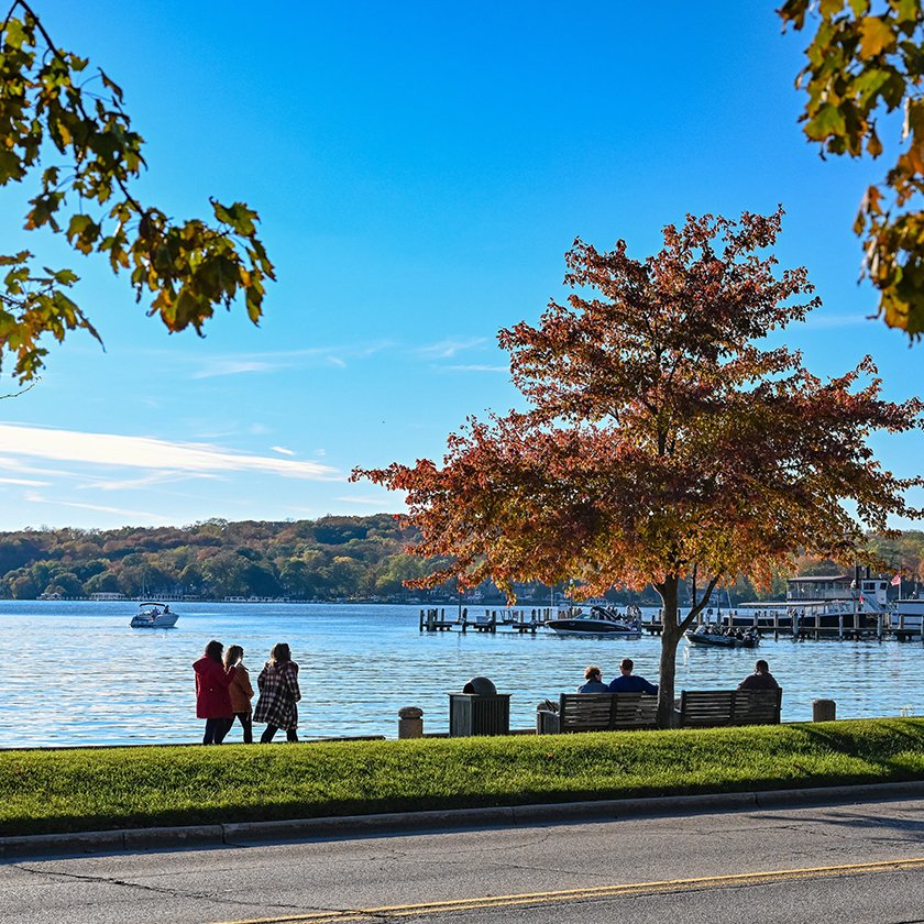 rightonlakegeneva-03-653847d3f1590.jpg
