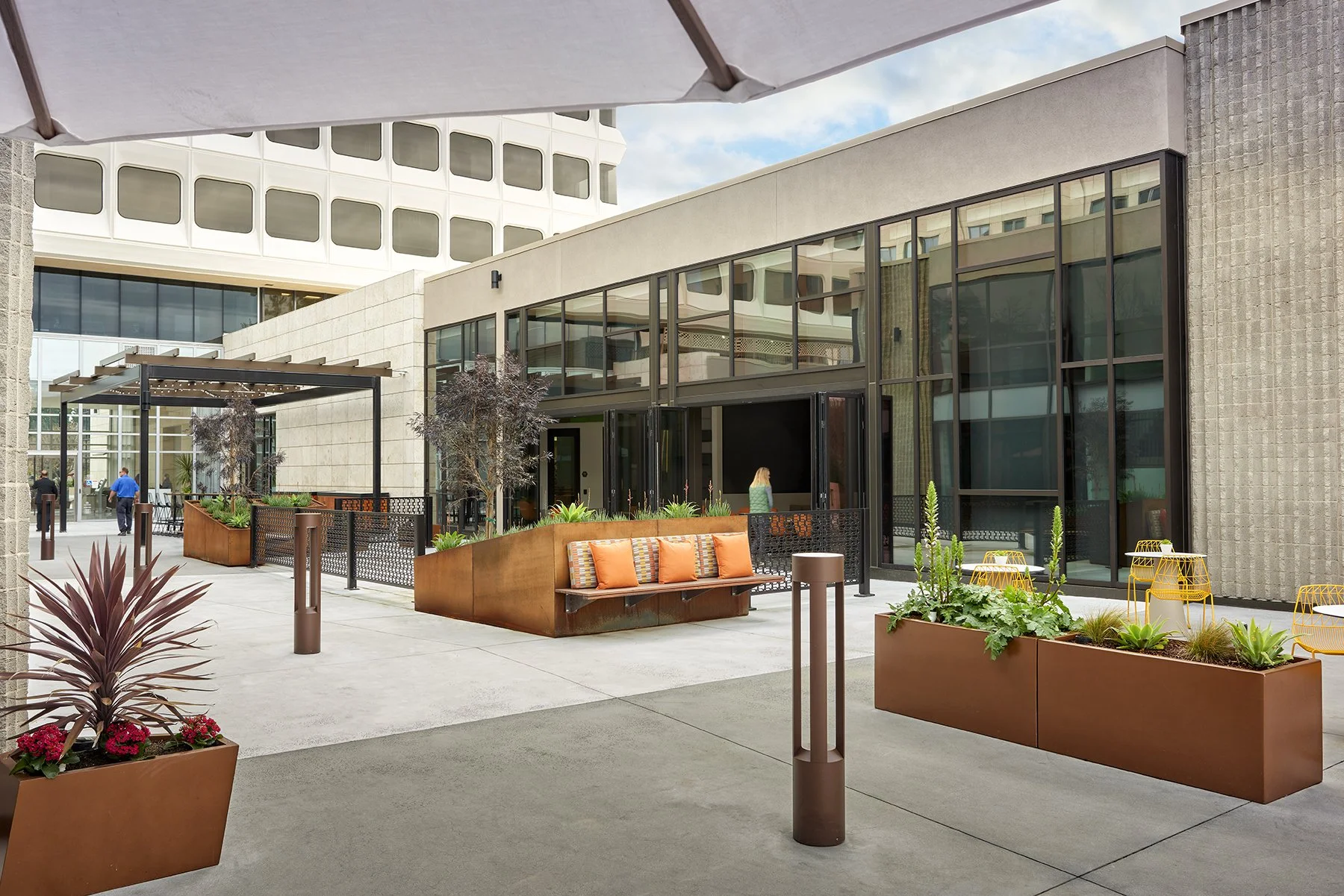 444Castro_courtyard angled_4x6.jpg