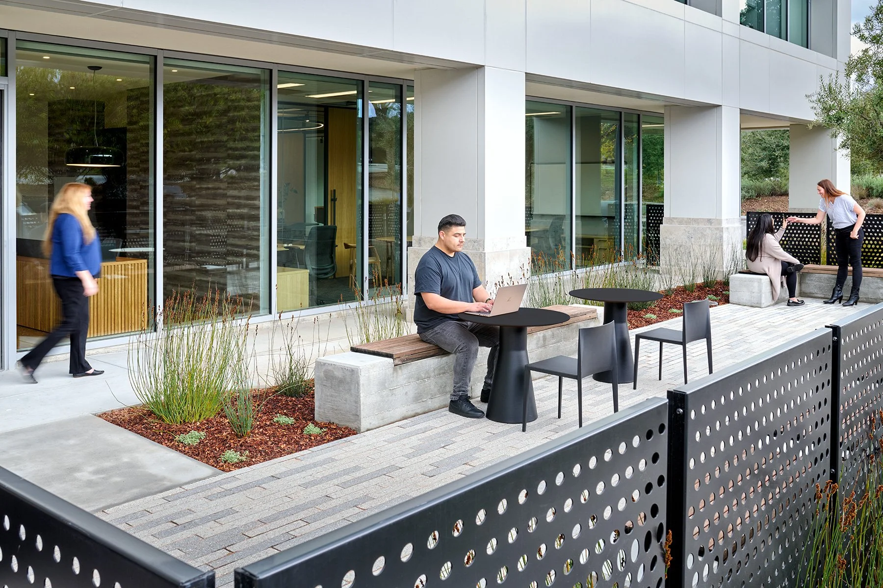 Alameda Realty | Outdoor Patio