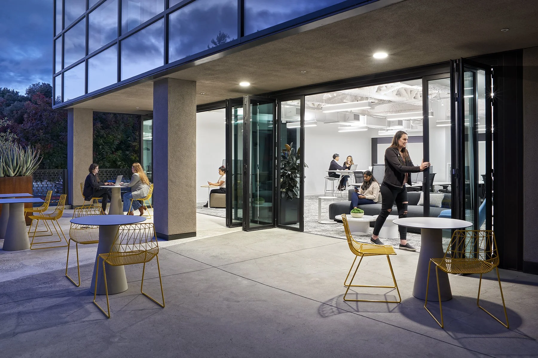 H3E Cowork_ExteriorPatio2_1800x1200.jpg