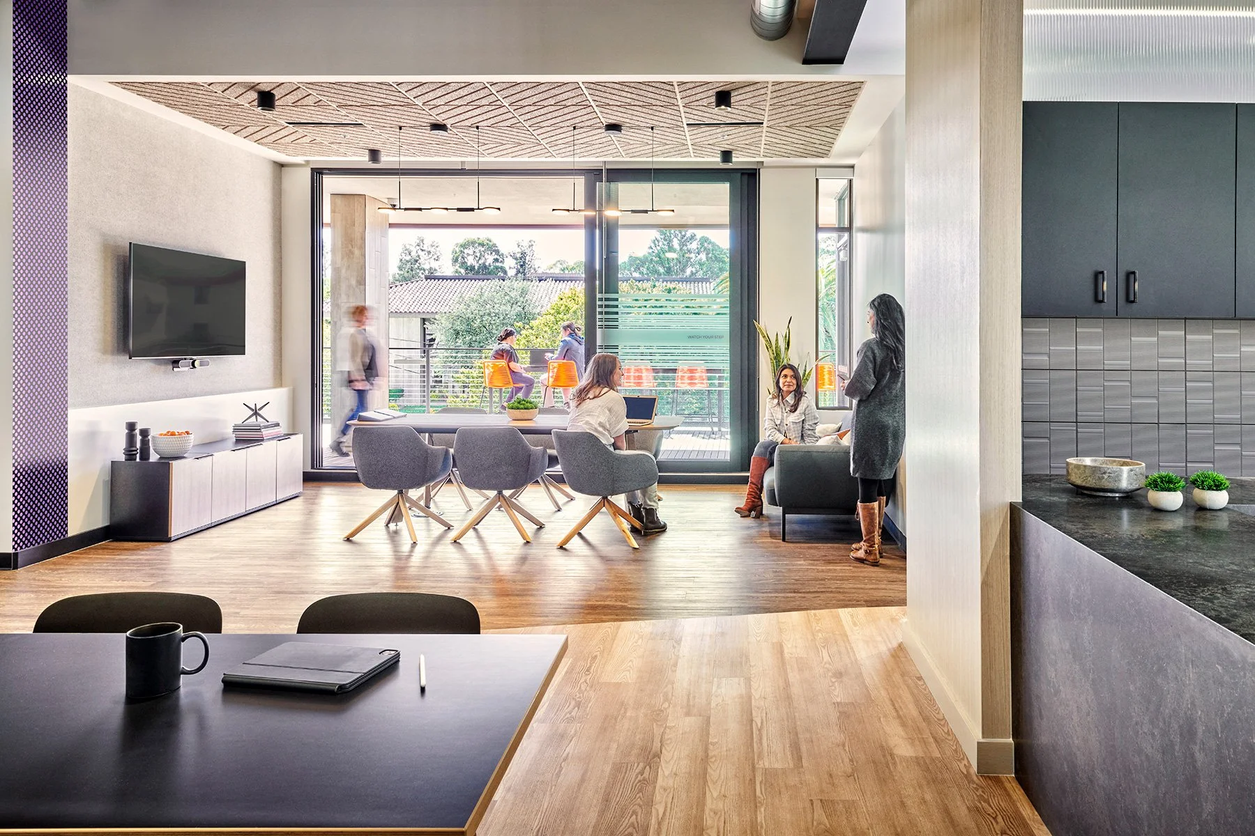 AP+I Design_Confidential Client_Dinning.IndoorOutdoorConnection.jpg