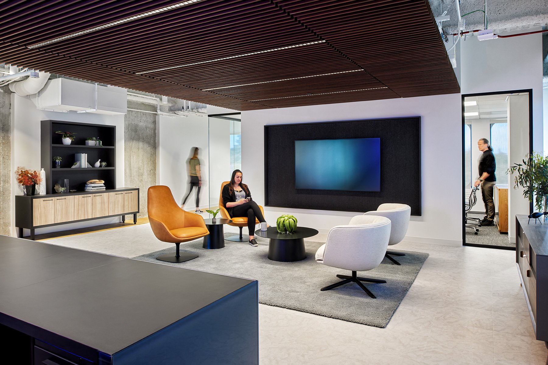 SentinelOne_lounge_1800x1200.jpg