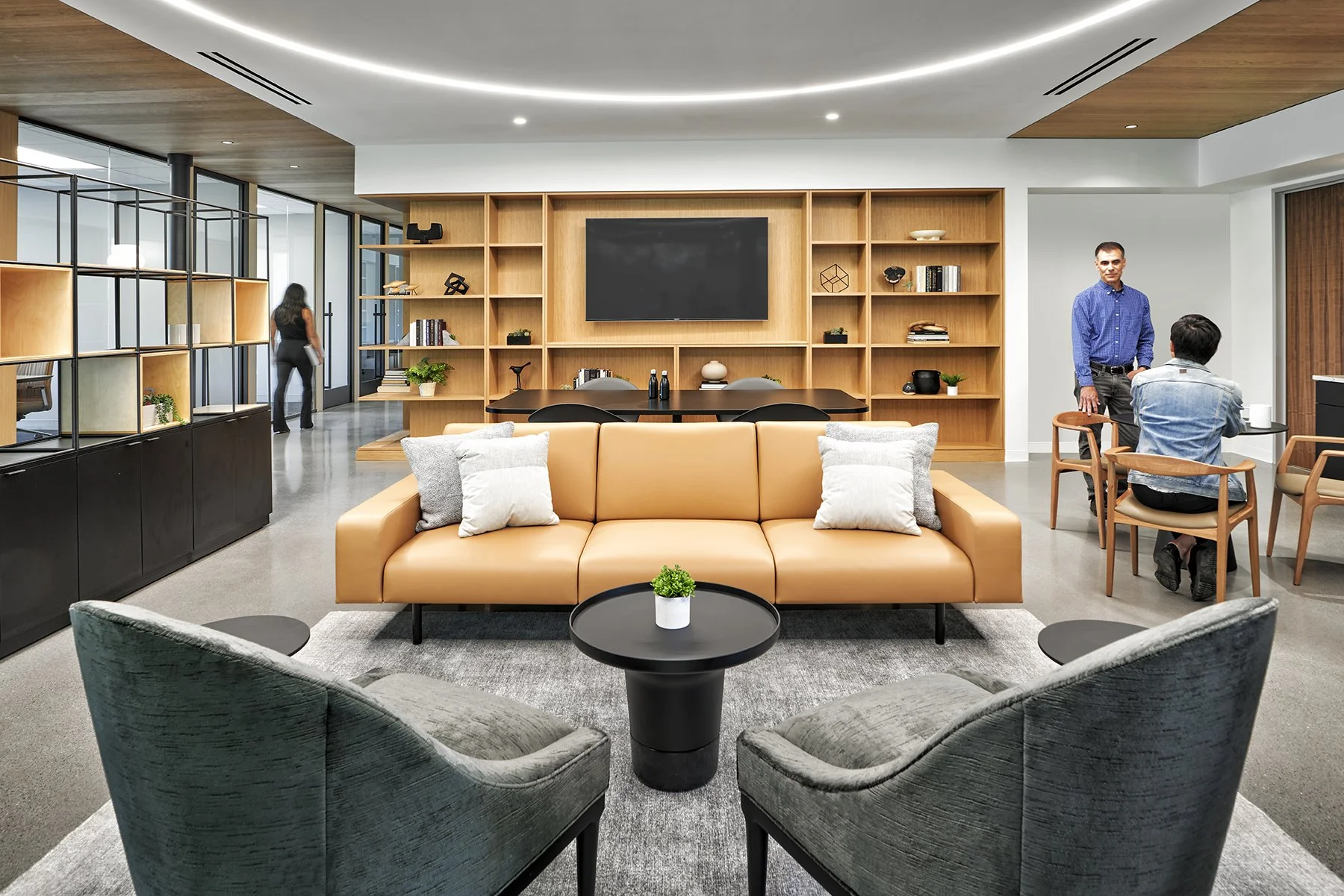 AlamedaRealty_Lounge2_4x6.jpg