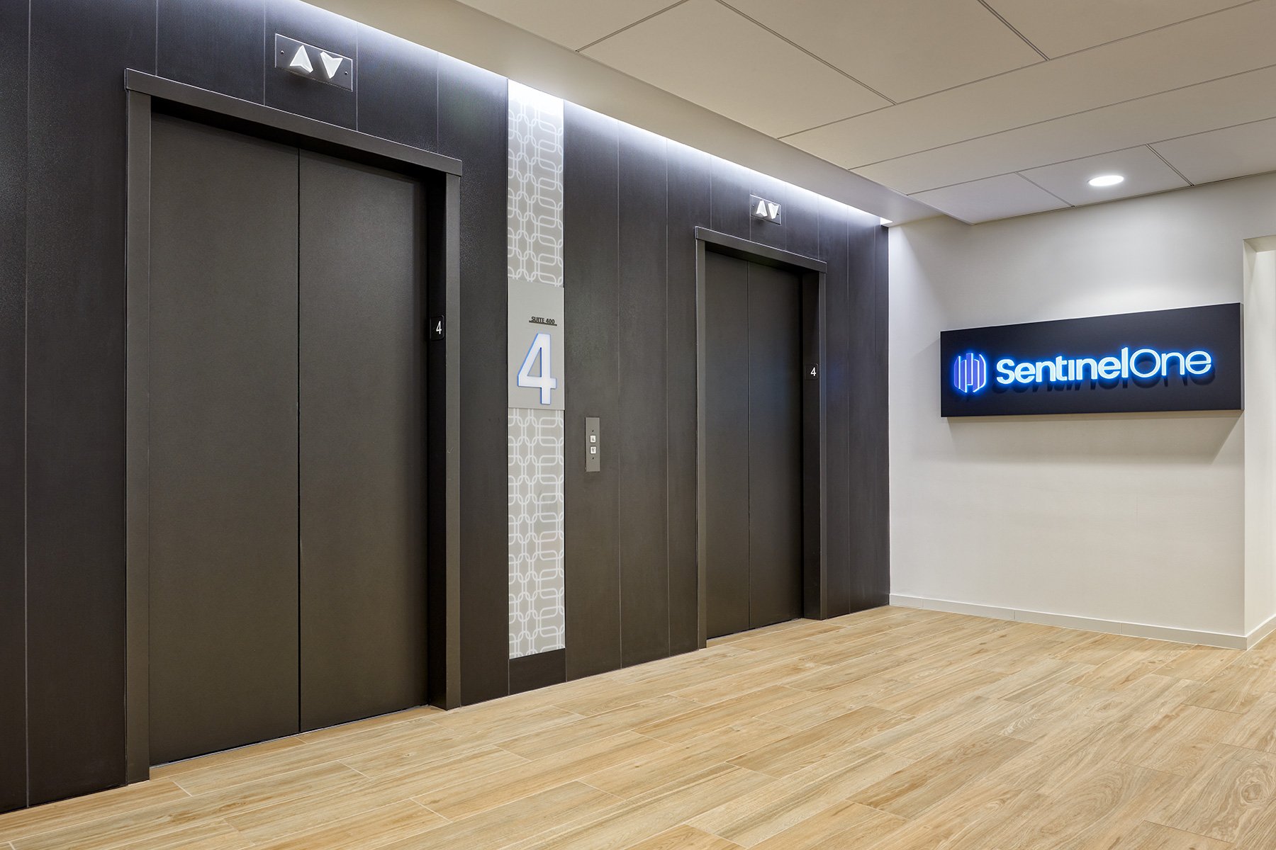 SentinelOne_elevator_lobby_1800x1200.jpg