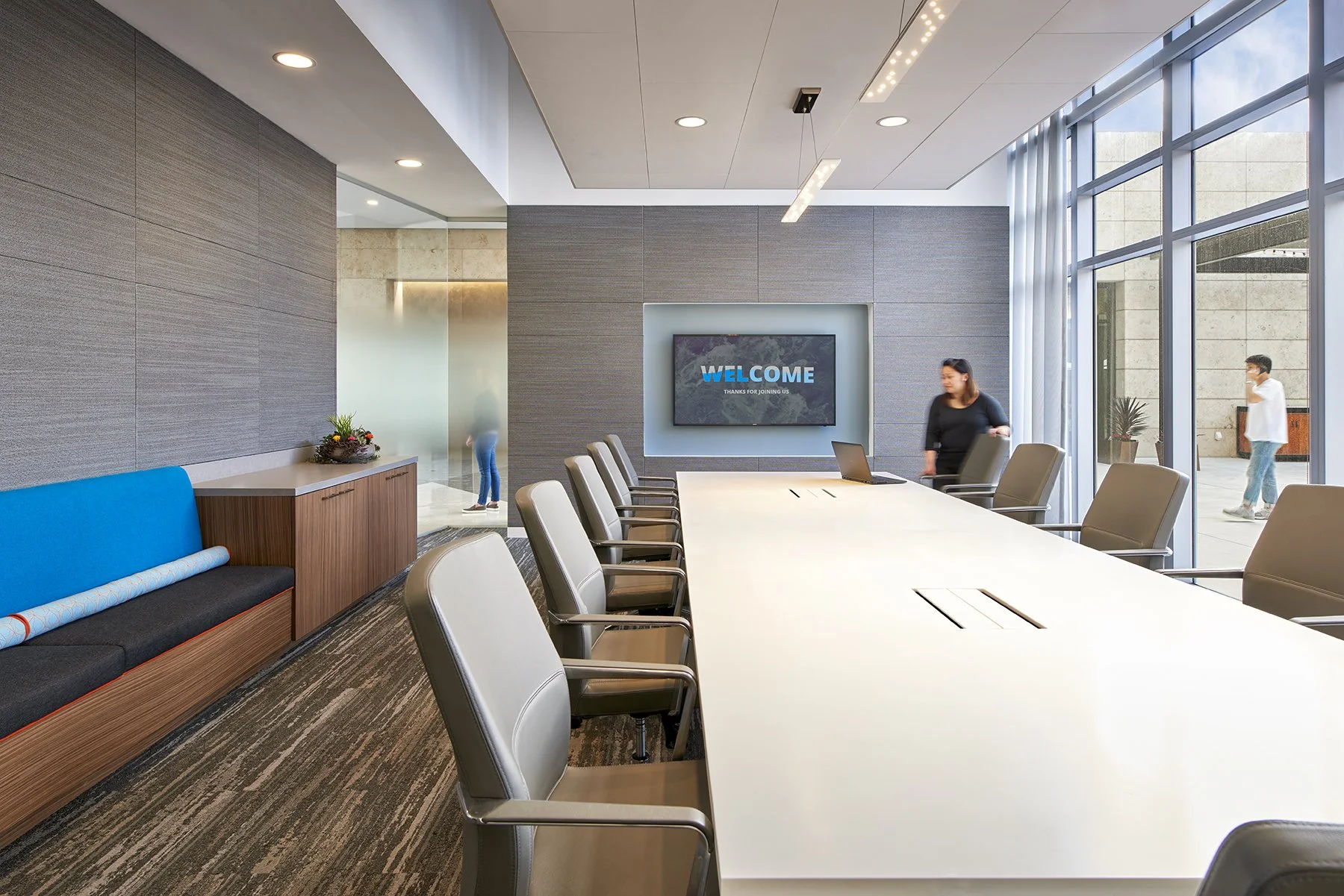 444Castro_conference room_4x6.jpg