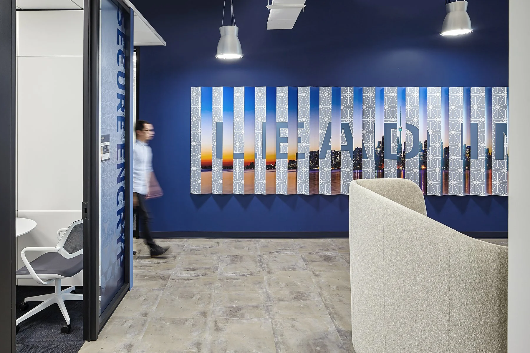 Symantec_Toronto_corridor_B_4x6.jpg
