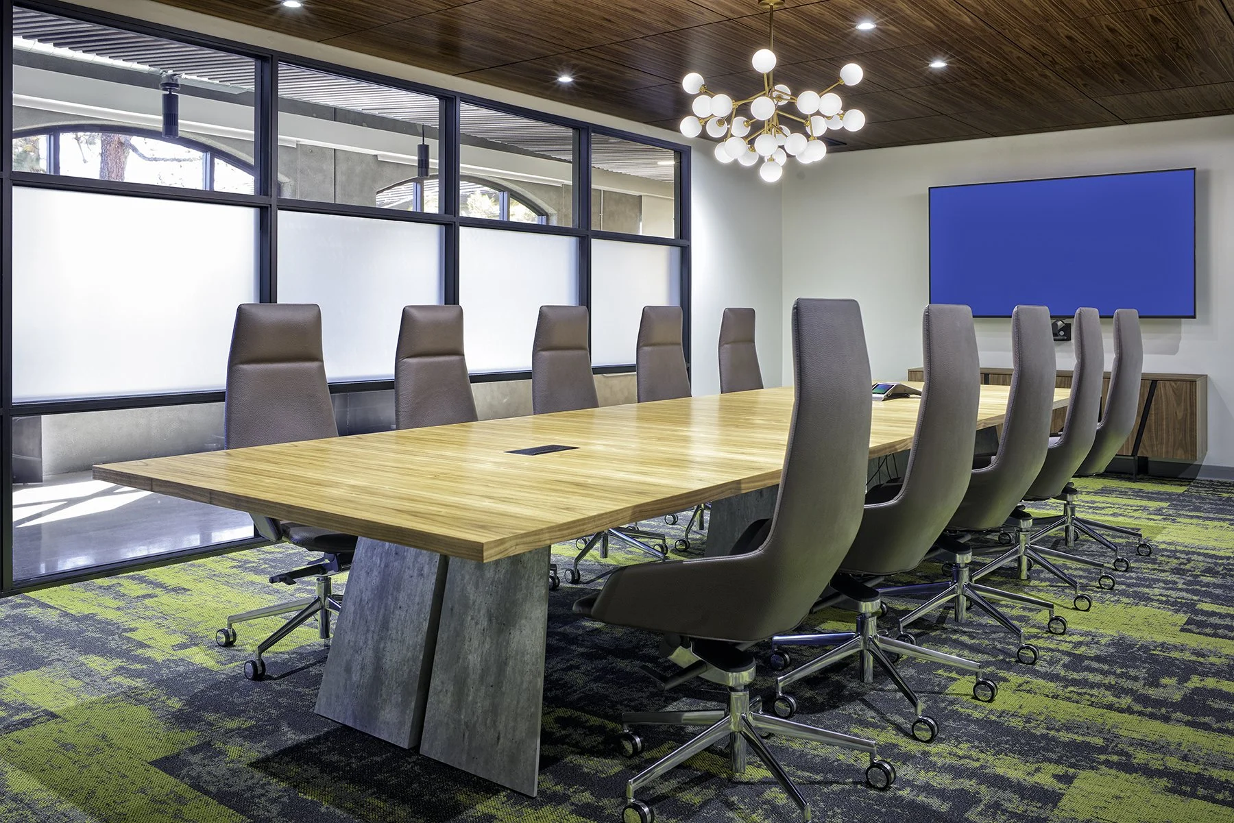 Apstra_conference room_4x6.jpg