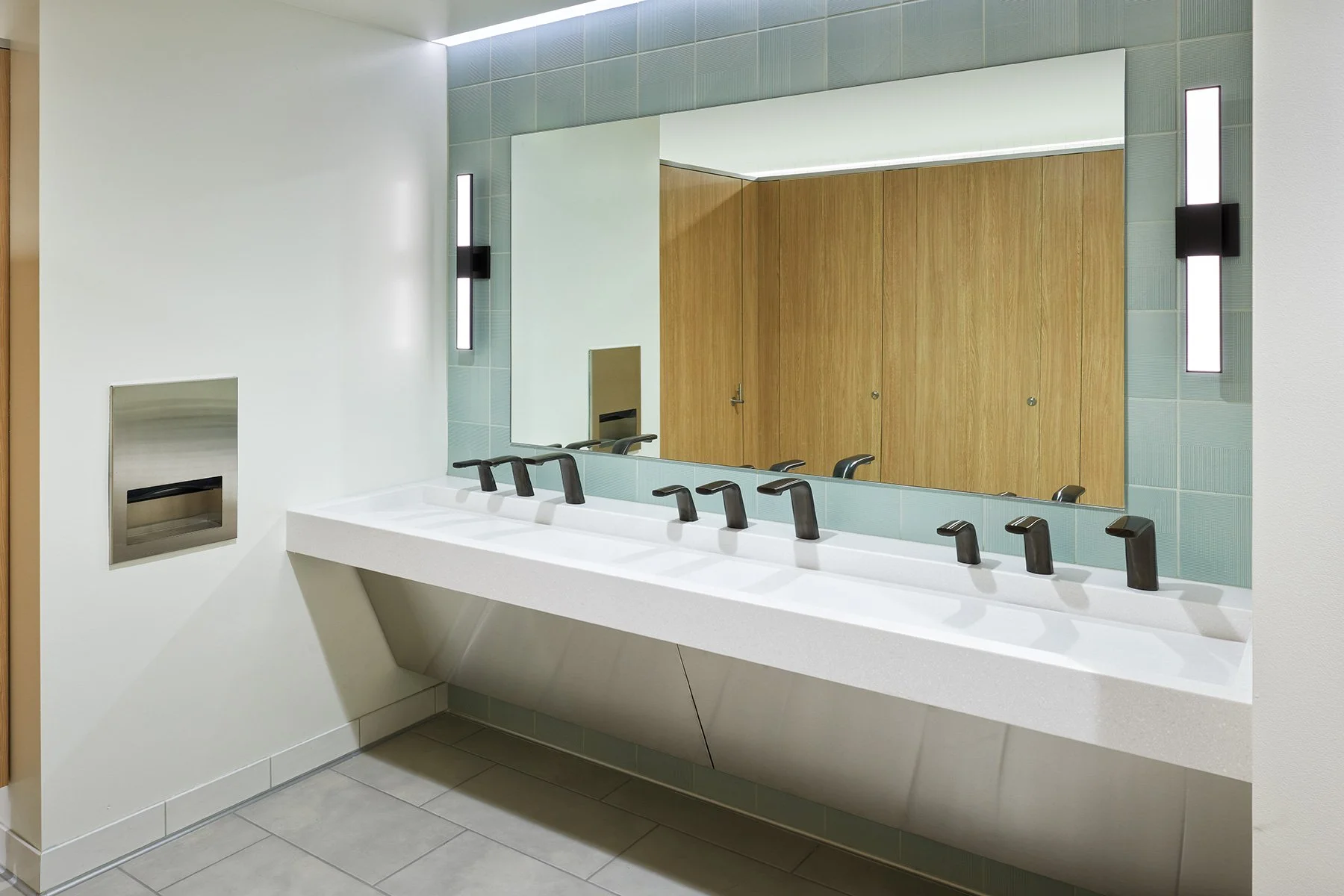 ConfidentialClient6_Restroom_1800x1200.jpg