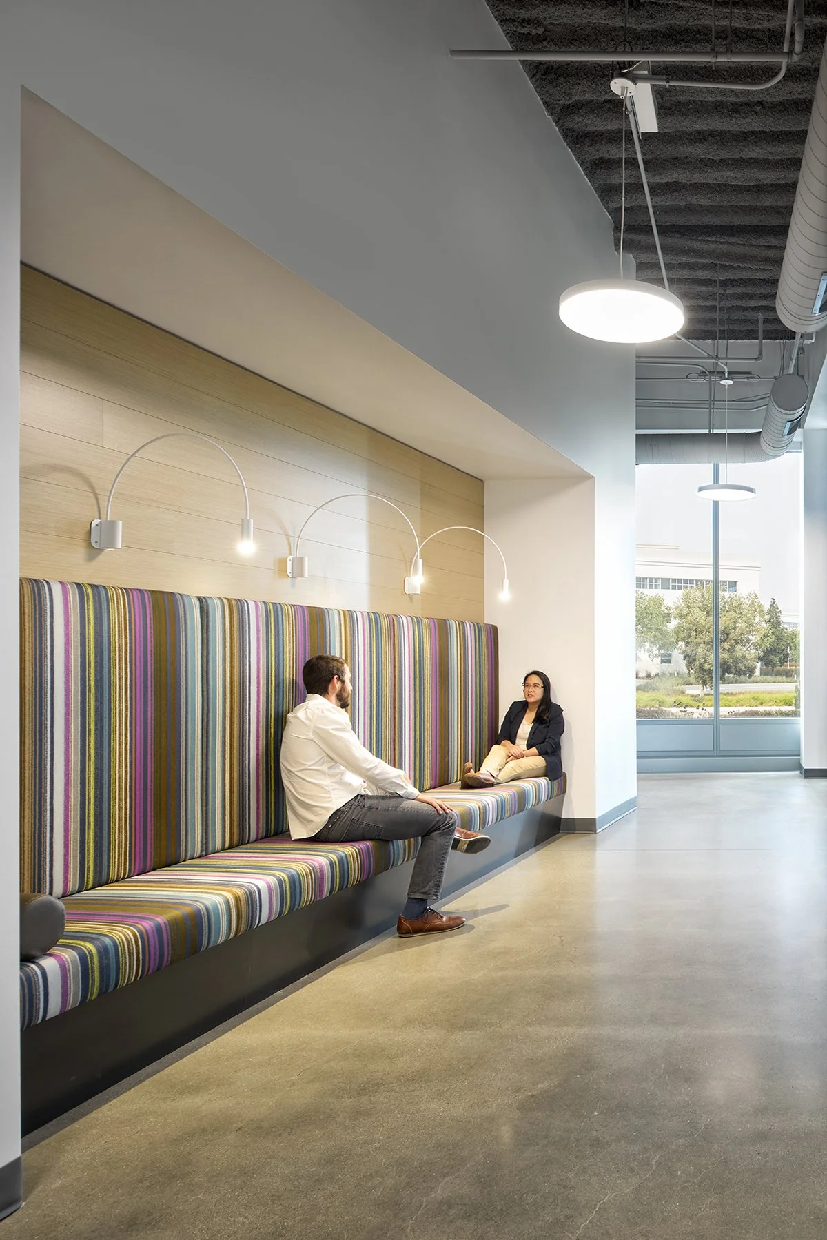 CC8_Banquette FirstFloor_1800x1200.jpg