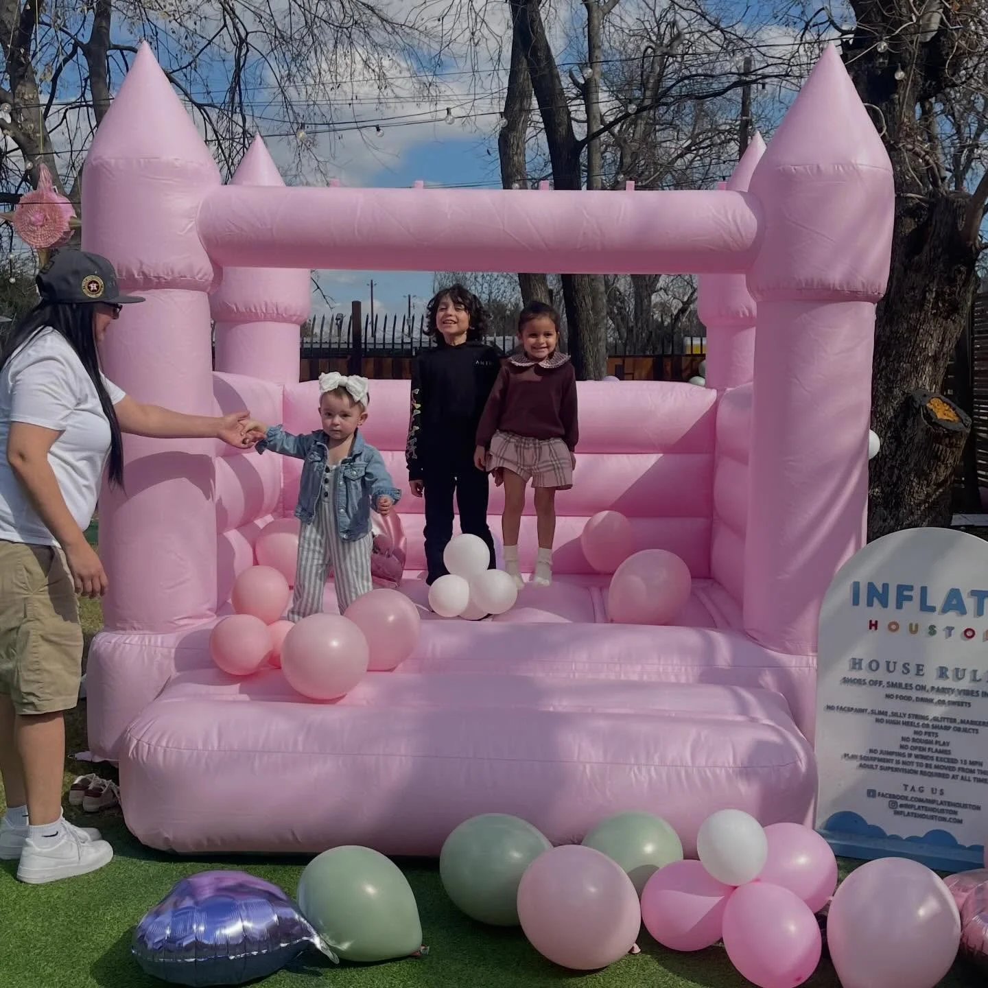 Dressed up or dressed down, our bounce houses bring playful luxury to every party ✨ Cute, classy, and guaranteed fun.🥳Make your celebration a statement with @inflatehouston! Link in bio🔗