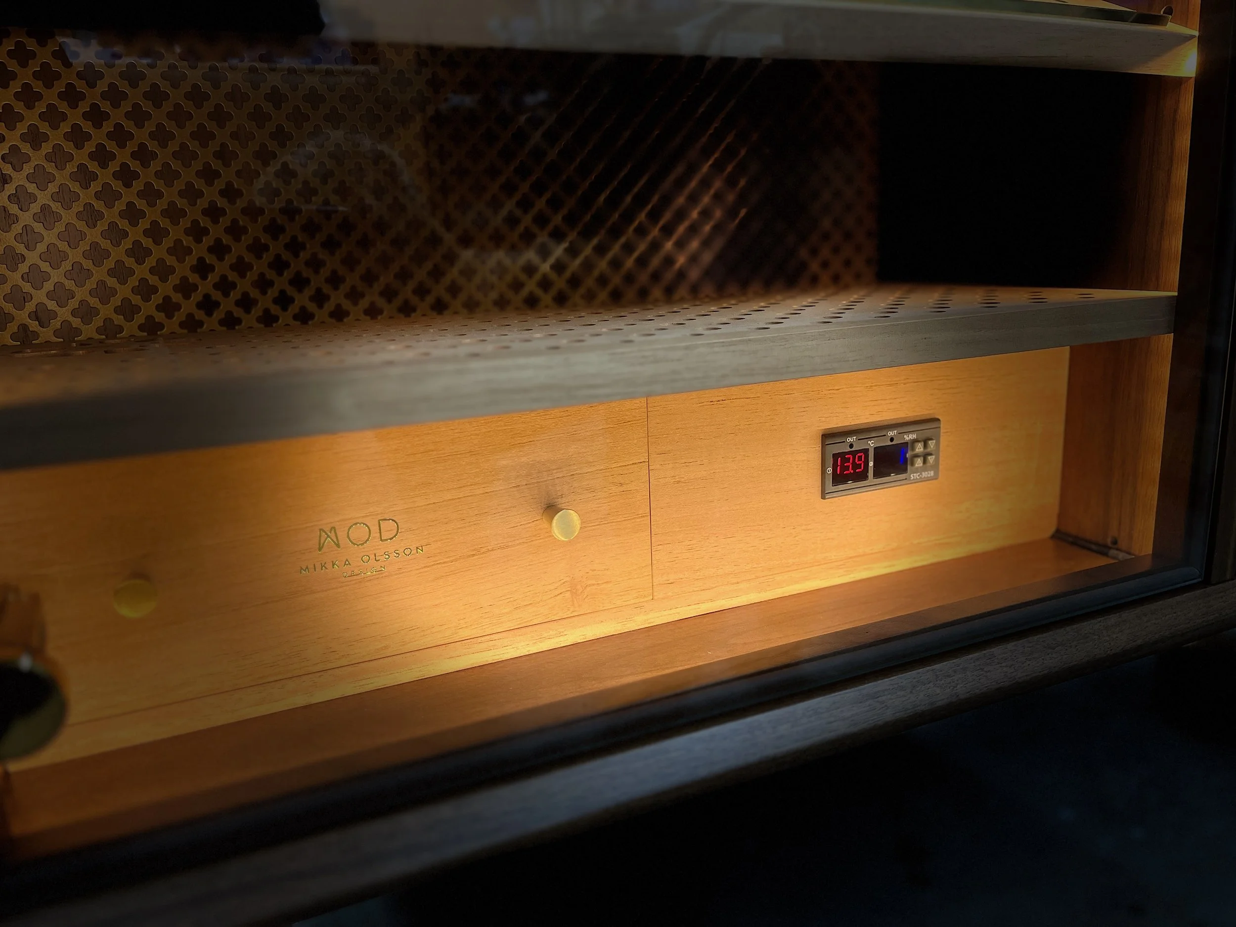 Custom cigar humidor mid century 4 - 4.jpeg