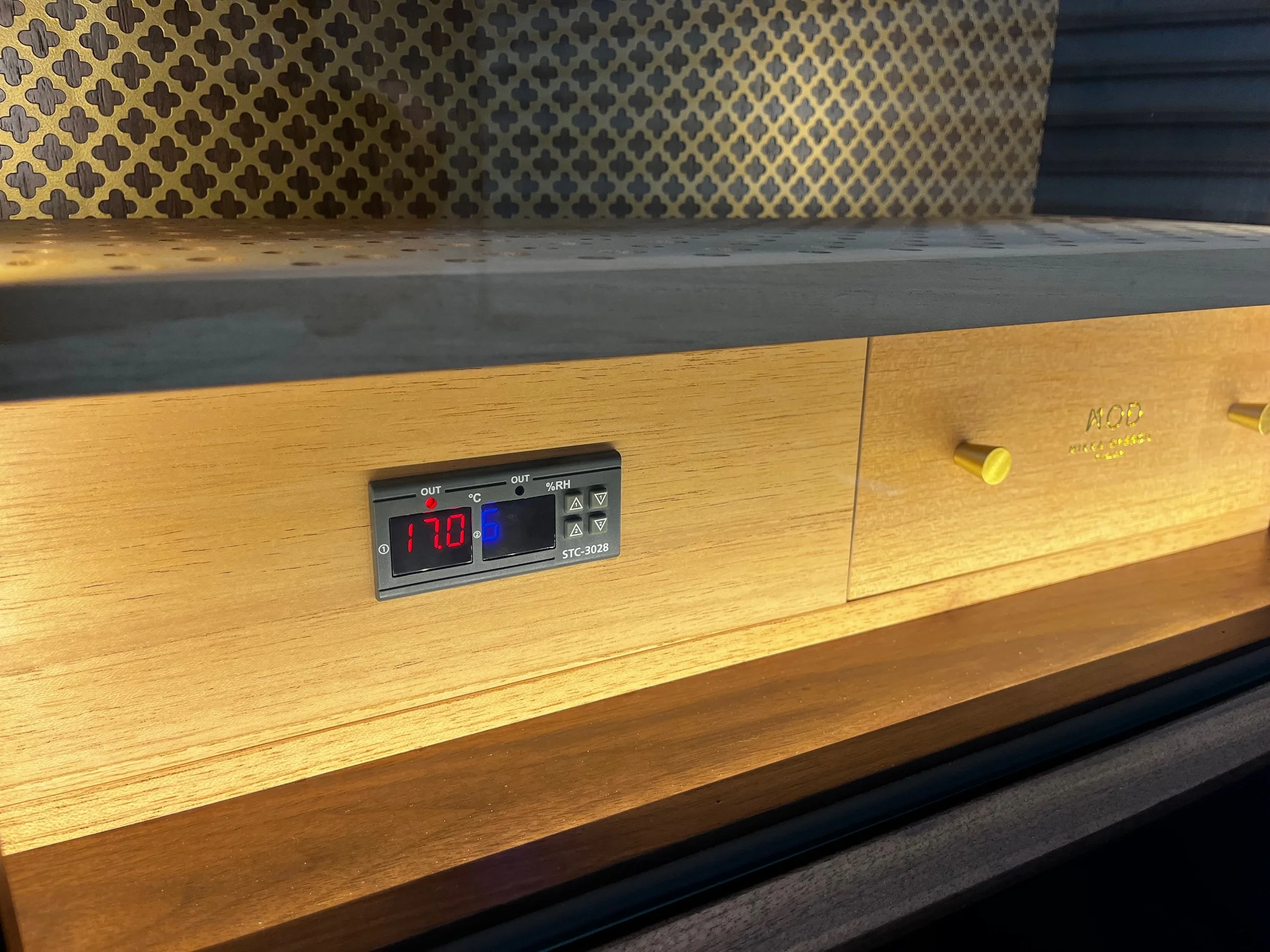 Custom cigar humidor mid century 4 - 8.jpeg