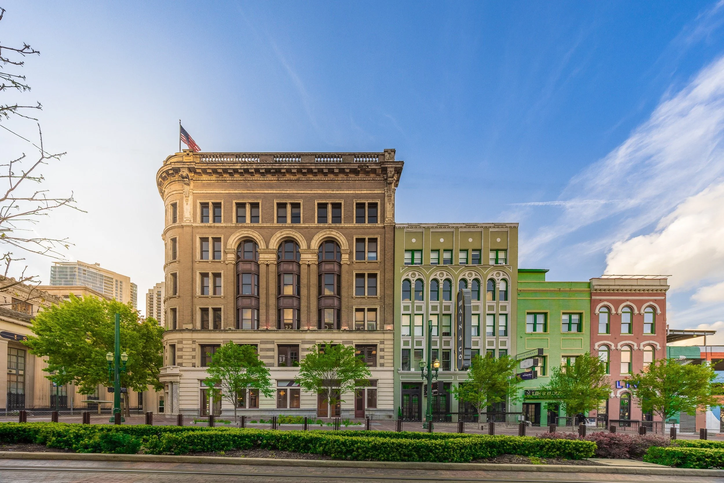 917 Franklin - Exterior with Main&Co Sign Visible.jpg