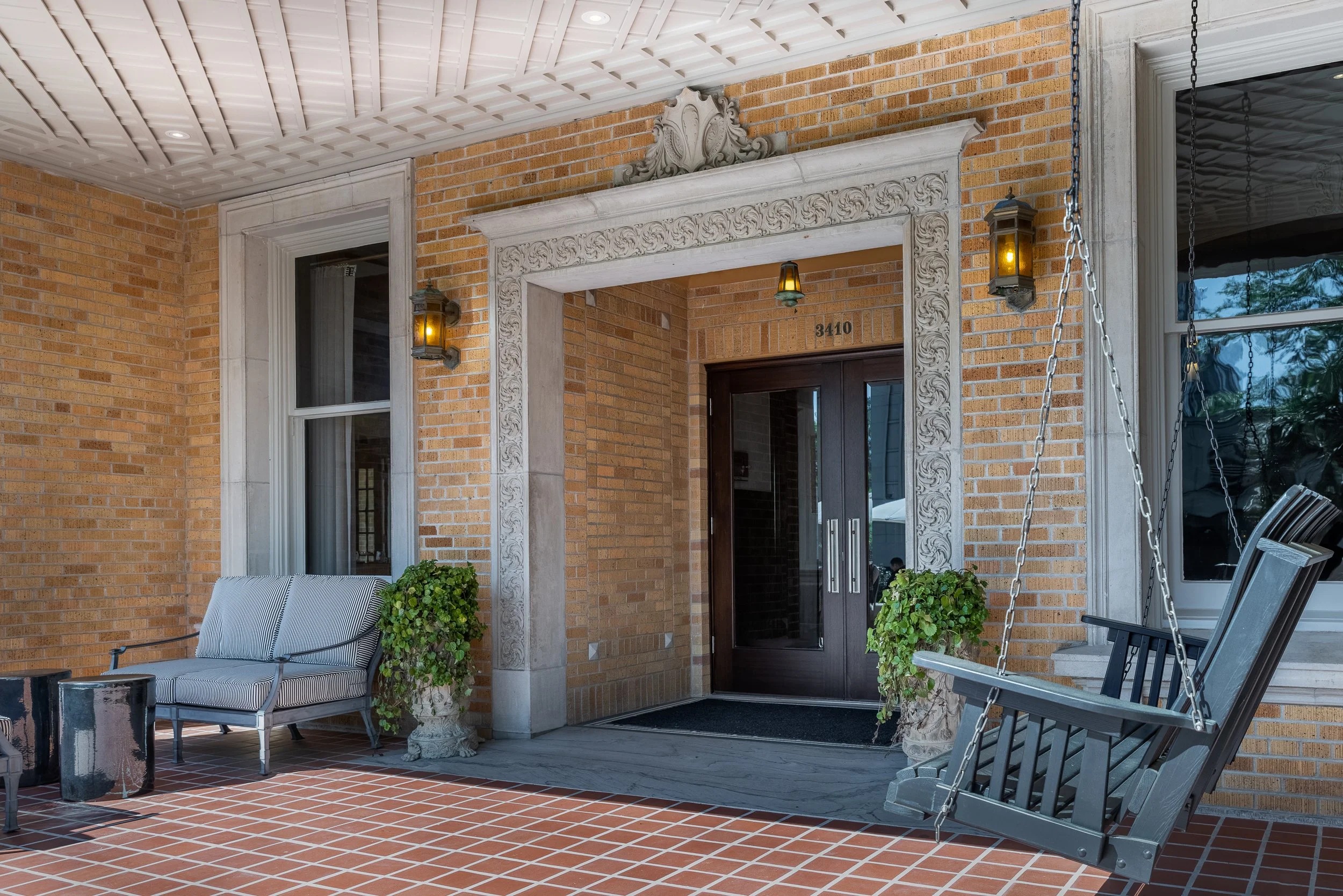 La Colombe d'Or - Front Porch.jpg