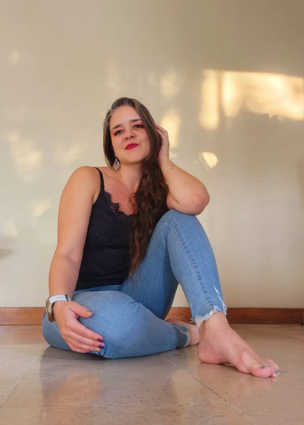 Psicóloga clínica y sexóloga especializada en relaciones, intimidad emocional y bienestar emocional.