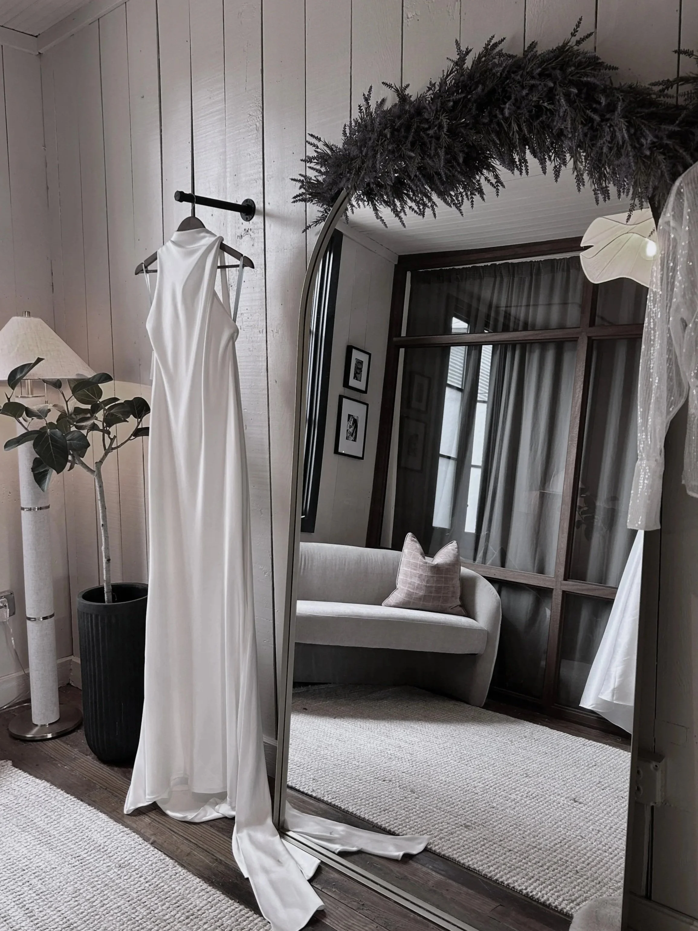 AUSTIN DRIPPING SPRINGS BRIDAL SALON DRESSING ROOM