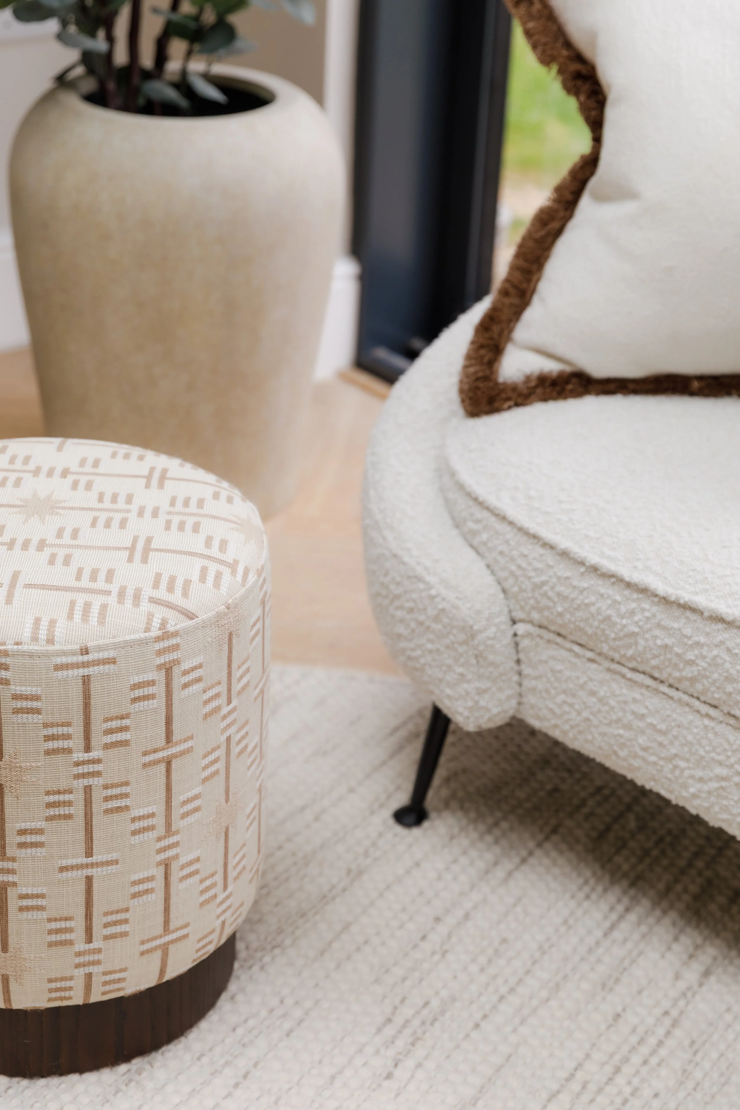 StudiosSantsSurreyLivingRoom-7.jpg