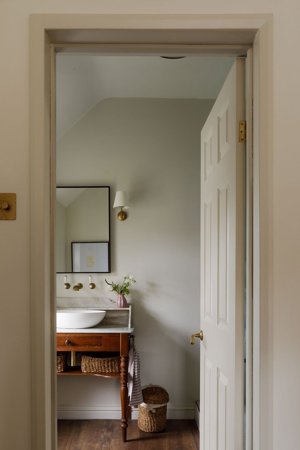 Installation, room styling, snagging, interior design surrey