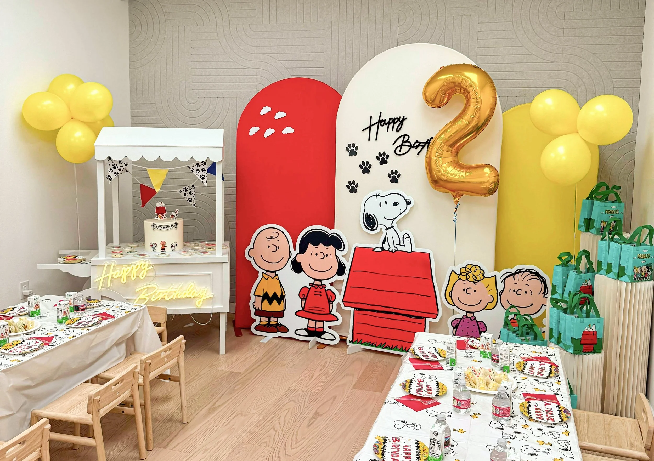 Snoopy - peanuts birthday party theme