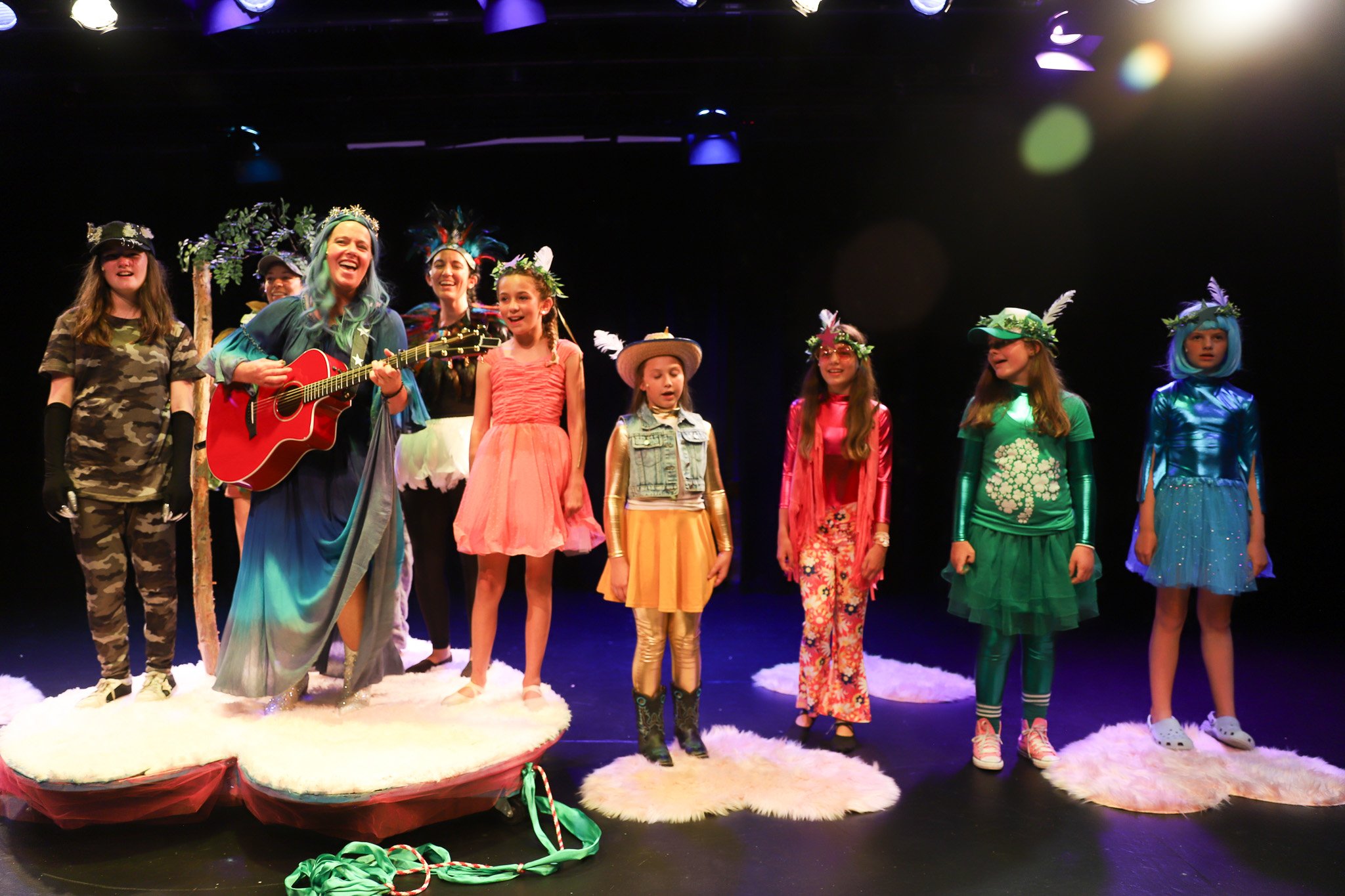 Put your hands together for The Shooting Stars!