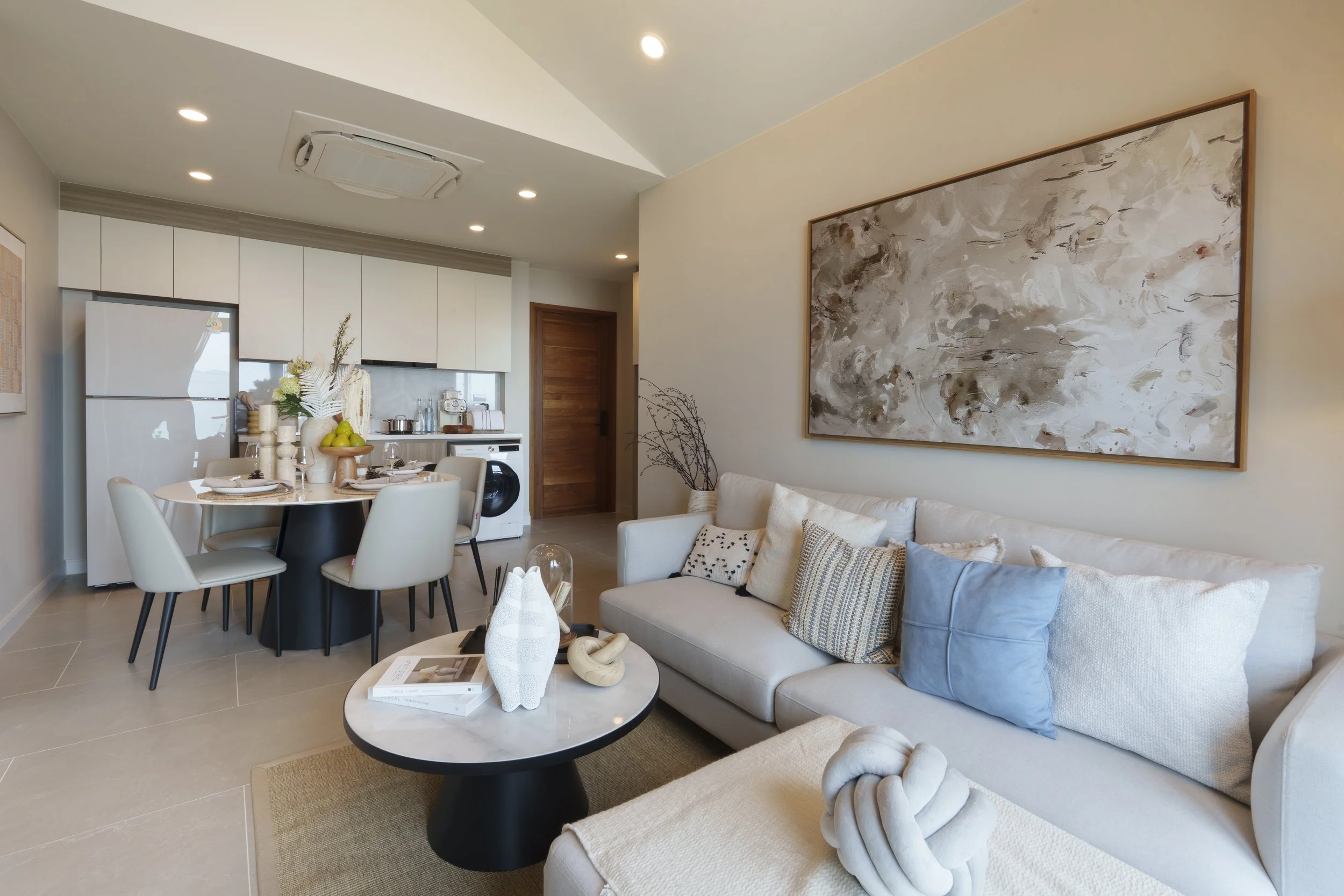 Showroom7.jpg