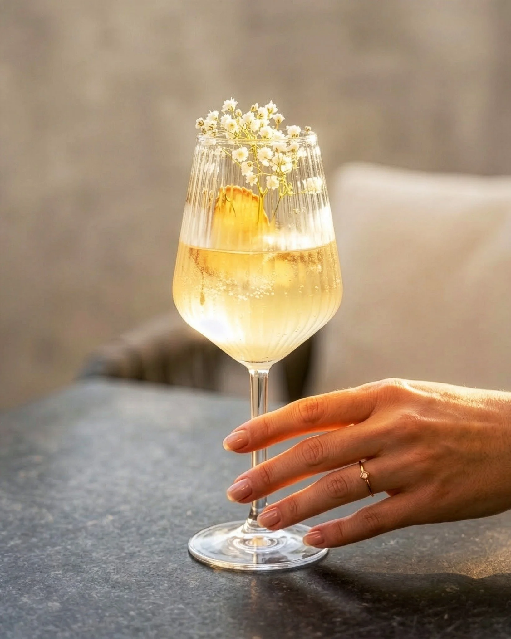 Nigori Yuzu Sake Spritz met Cr&eacute;mant d'Alsace - nu op het menu